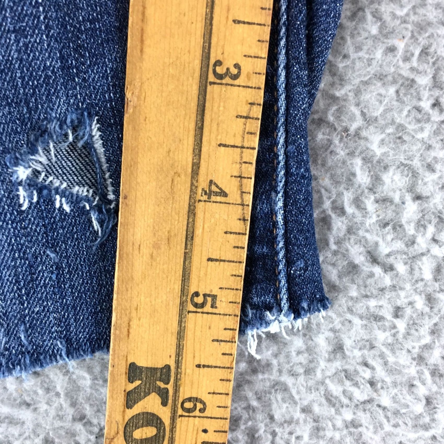 Banana Republic Banana Republic Bermuda Shorts Womens 27 Blue Medium Wash Denim Zip Fly Button Size 27" / US 4 / IT 40 - 7 Thumbnail