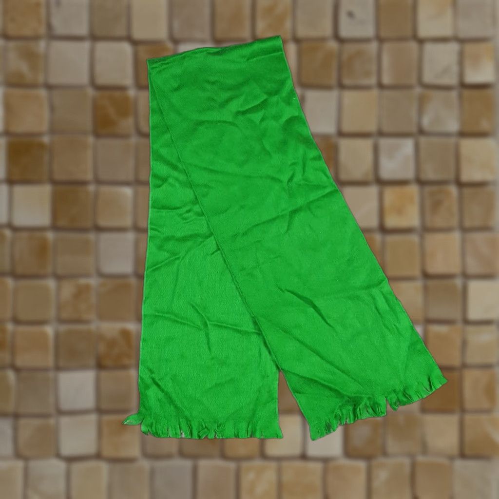 Vintage VINTAGE 80s Japanese Green Tassel Scarf 54" Soft Knit Winter Wrap Feels Like Cashmere Size ONE SIZE - 1 Thumbnail