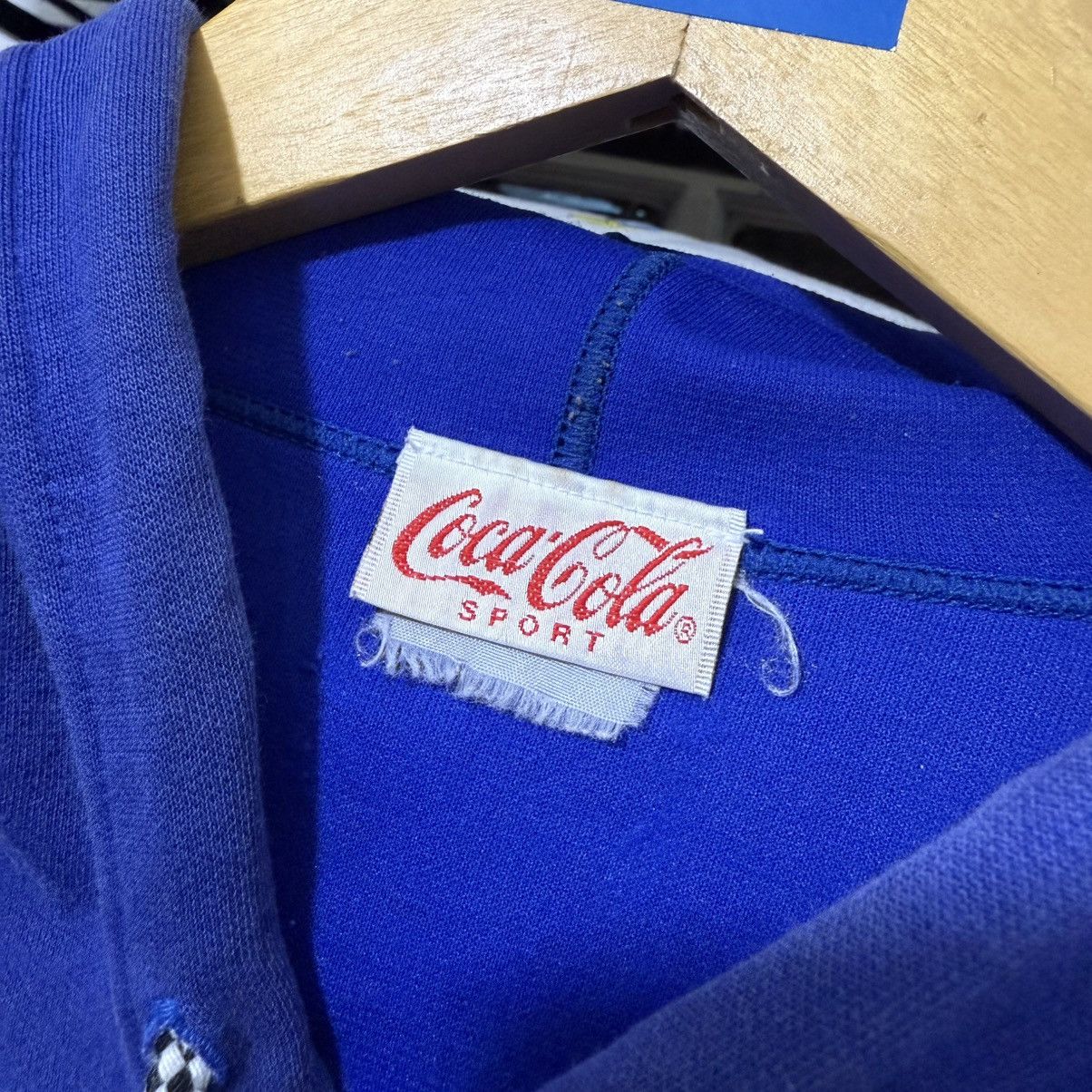 Vintage Vintage coca cola hoodie Size US M / EU 48-50 / 2 - 7 Thumbnail