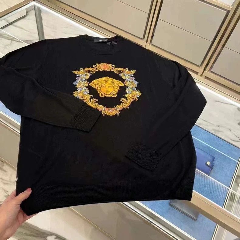 Versace Versace Men's Medusa embroidered sweater Size US S / EU 44-46 / 1 - 1 Thumbnail