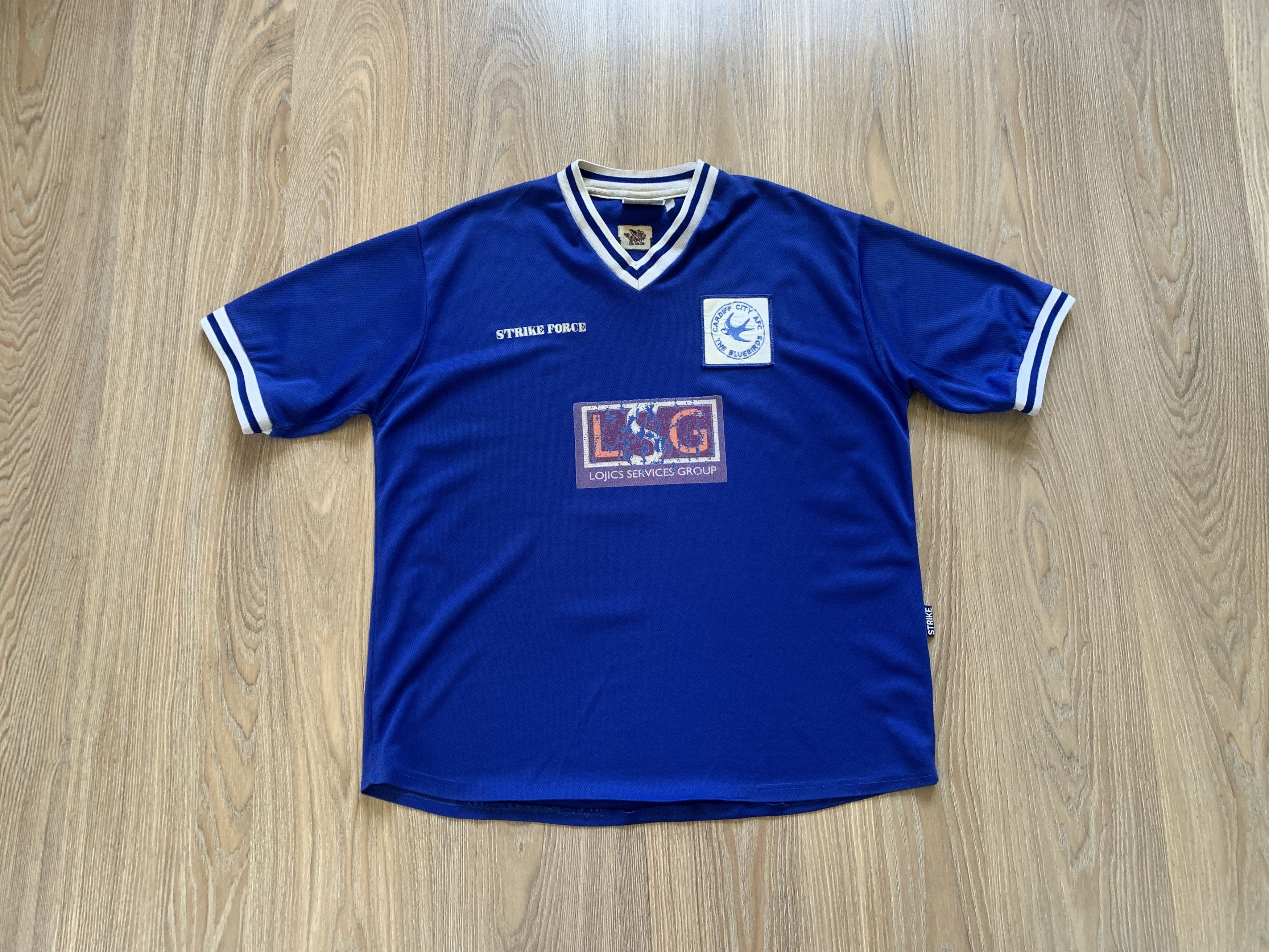 Vintage Vintage Strike Force Cardiff City Football Shirt 2000-2001 Size US XL / EU 56 / 4 - 1 Thumbnail