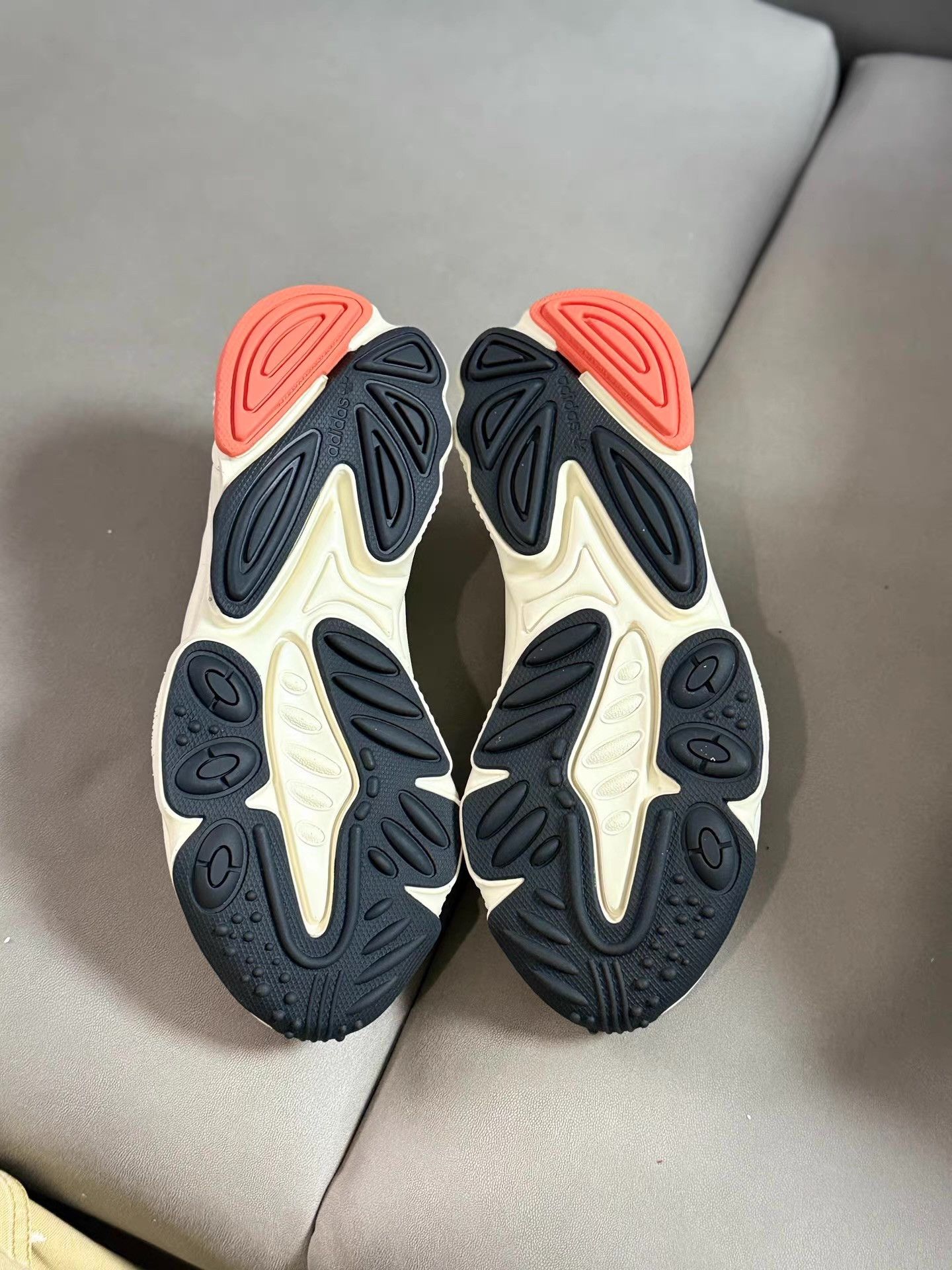 Adidas Adidas Originals Ozweego men's casual sneakers Ｑ20 Size US 7.5 / EU 40-41 - 5 Thumbnail