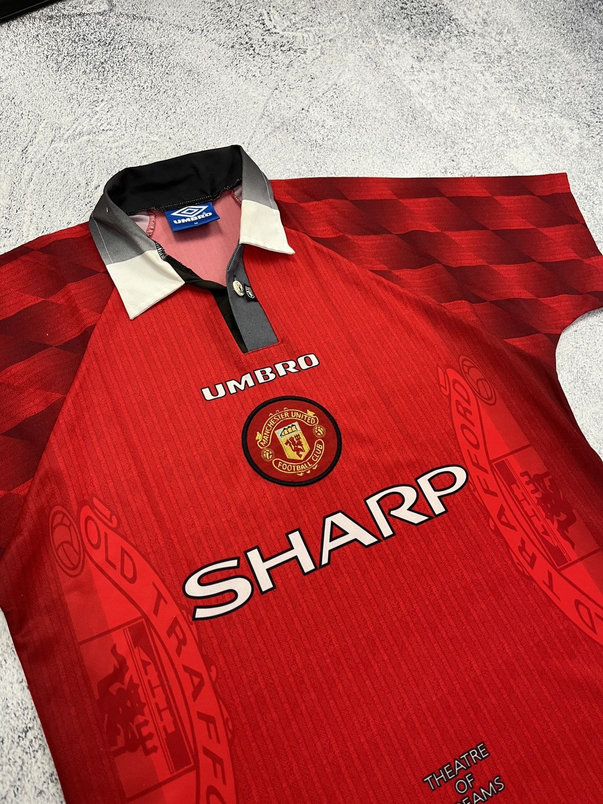 Umbro Vintage Umbro Manchester United 1996-98 Soccer Jersey Rare Size US M / EU 48-50 / 2 - 6 Thumbnail