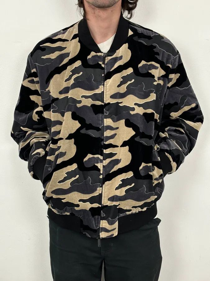 Emporio Armani FW2020 Emporio Armani Camo Velvet Padded Bomber Jacket Size US M / EU 48-50 / 2 - 1 Thumbnail