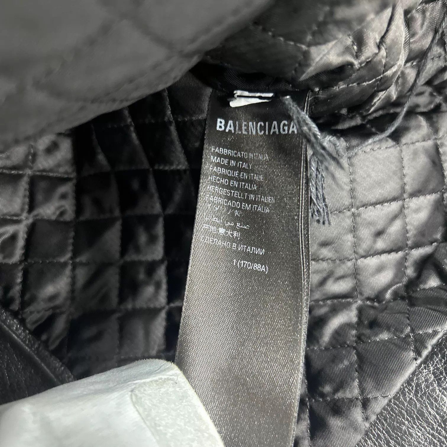 Balenciaga Balenciaga 23Winter shoulder padded leather jacket L 99 new Size US L / EU 52-54 / 3 - 4 Thumbnail