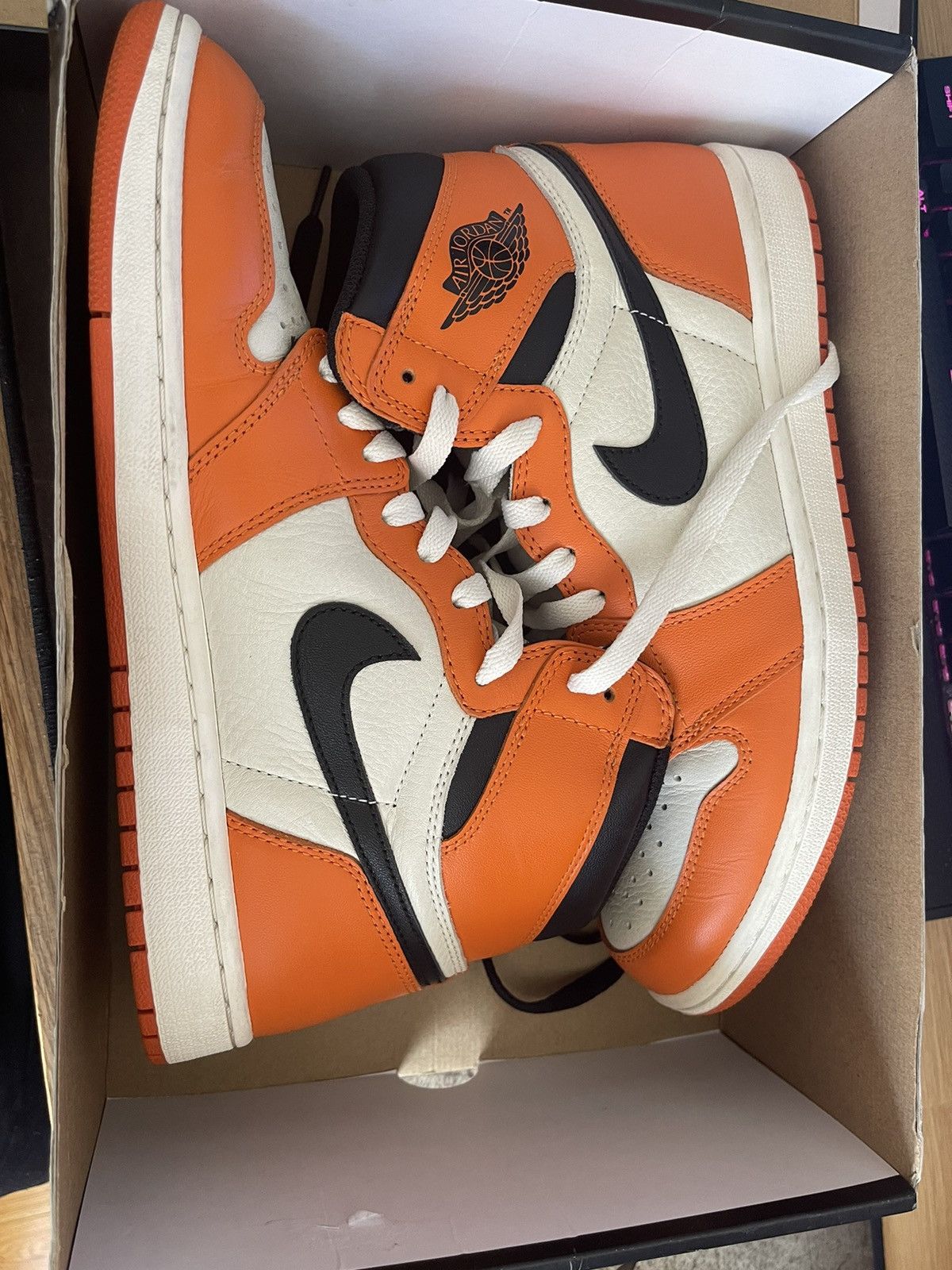 Jordan Brand Jordan 1 Reverse Shatterbackboard Size US 10.5 / EU 43-44 - 1 Thumbnail