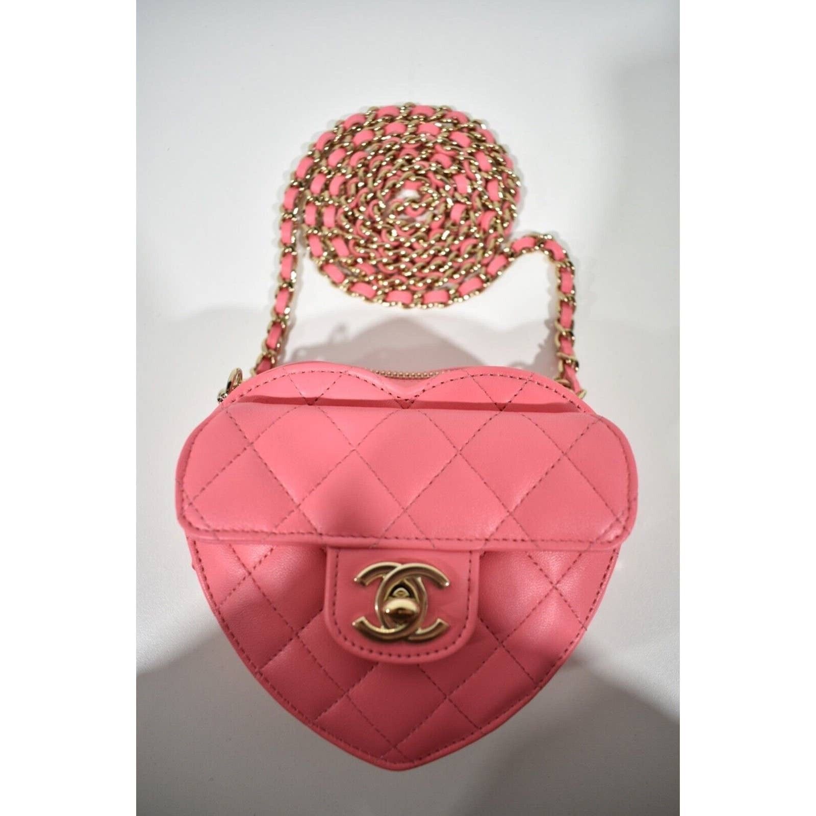 Chanel Chanel Small Runway Heart Flap Chain Shoulder Crossbody Bag Size ONE SIZE - 15 Thumbnail