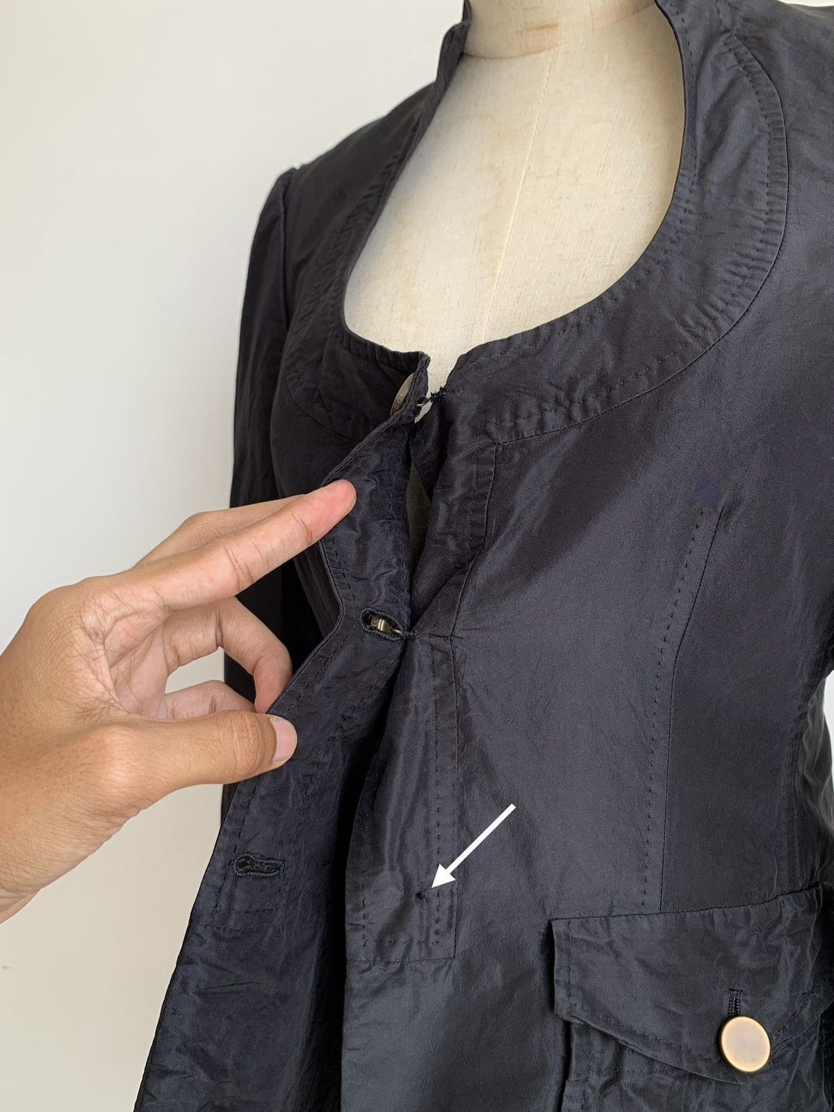 Gucci 2004 Gucci Black Silk Scoop Neck Blazer Jacket Size S / US 4 / IT 40 - 3 Thumbnail
