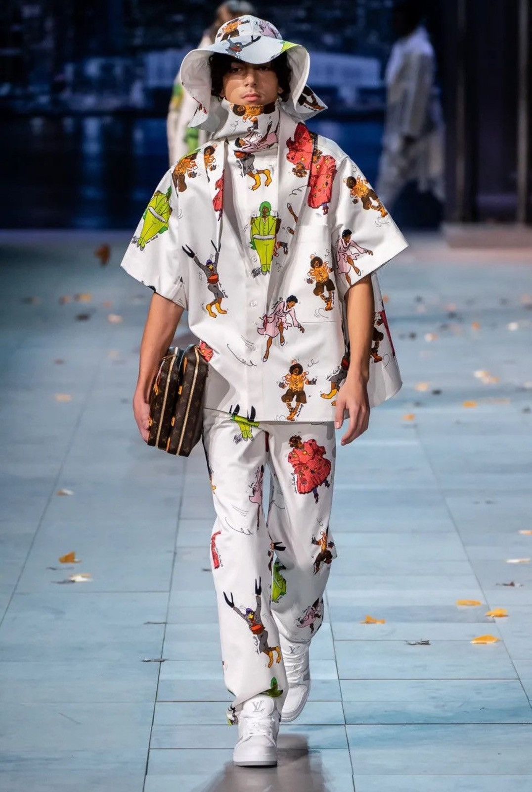 Louis Vuitton Louis Vuitton NEW WALKER NECK BANDANA SHIRT - Size XS Size US XS / EU 42 / 0 - 11 Thumbnail