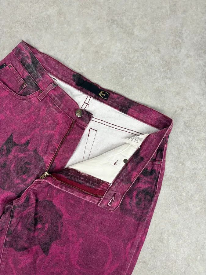 Just Cavalli 2000s Roberto Cavalli Purple Blossum Floral Pants Size 28" / US 6 / IT 42 - 9 Thumbnail