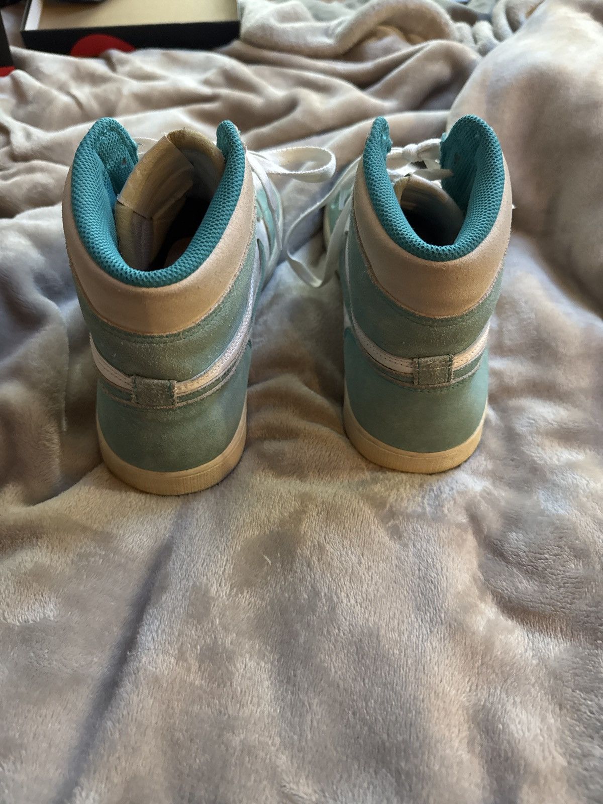 Nike AIR JORDAN 1 RETRO HIGH OG TURBO GREEN Size US 10.5 / EU 43-44 - 3 Thumbnail