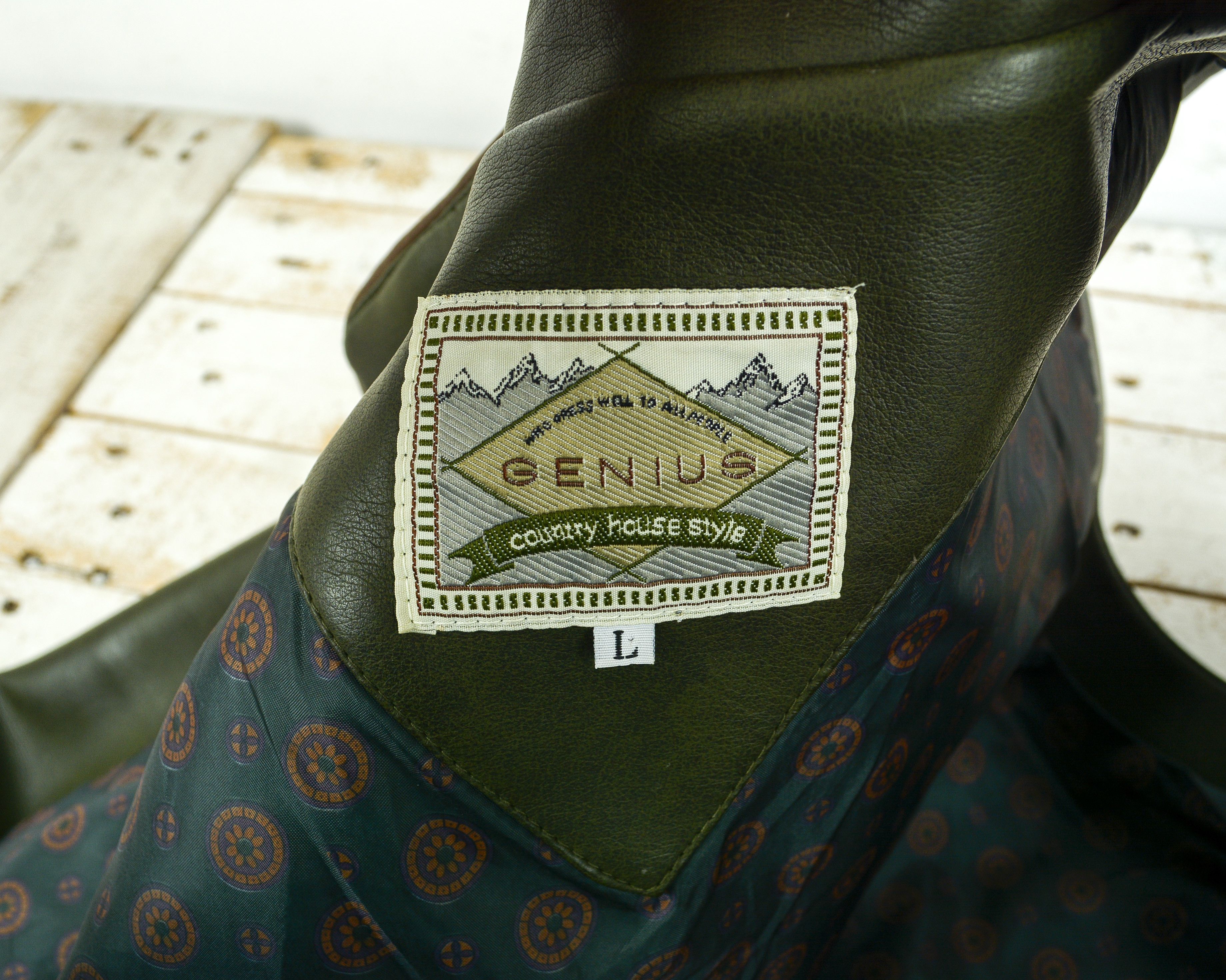 Vintage Genius L Faux Leather Waistcoat Gilet Vest Trachten Jager Size US L / EU 52-54 / 3 - 7 Thumbnail