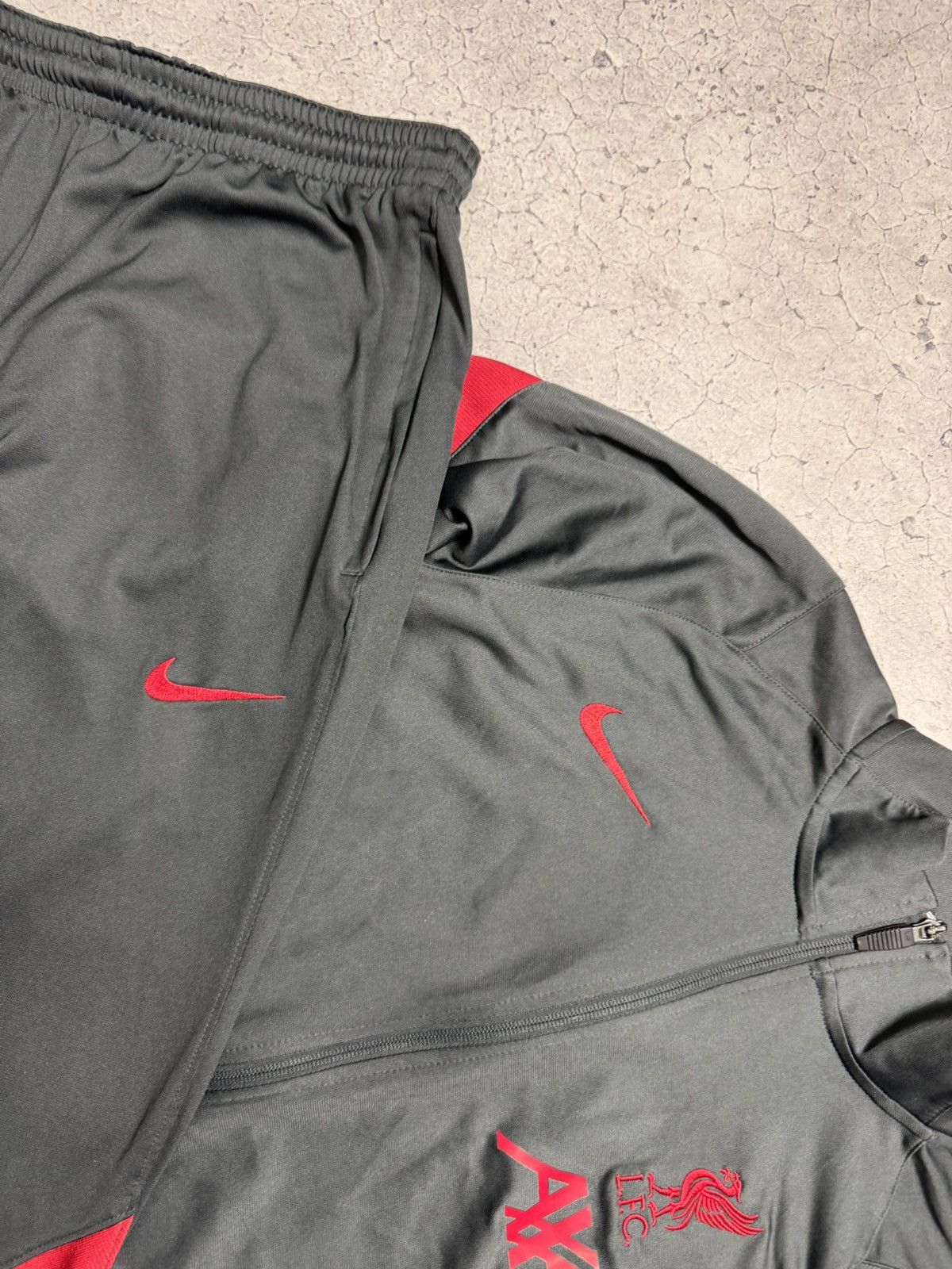 Nike Football Track Suit Nike FC Liverpool Jacket And Pants Y2K Size US M / EU 48-50 / 2 - 9 Thumbnail