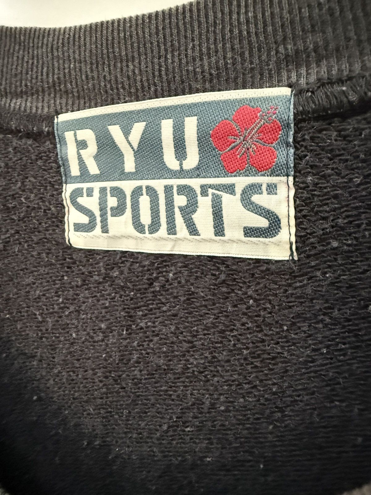 Other 🔥 Ryu Sports Surf style V-neck Sweatshirt - M Size US S / EU 44-46 / 1 - 7 Thumbnail