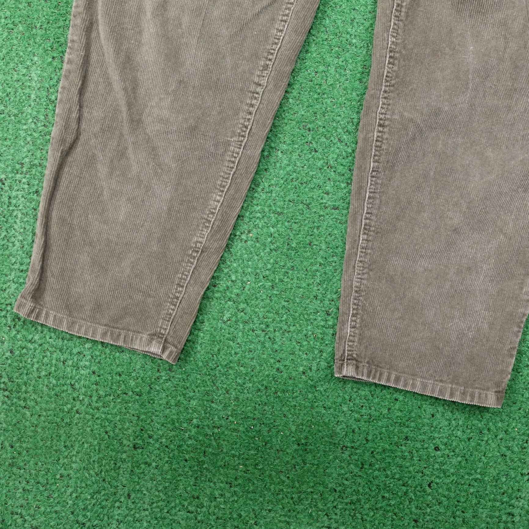 Eddie Bauer EDDIE BAUER Green Corduroy Chino Pants Womens Size 14 Regular Size 36" / US 14 / IT 50 - 3 Thumbnail