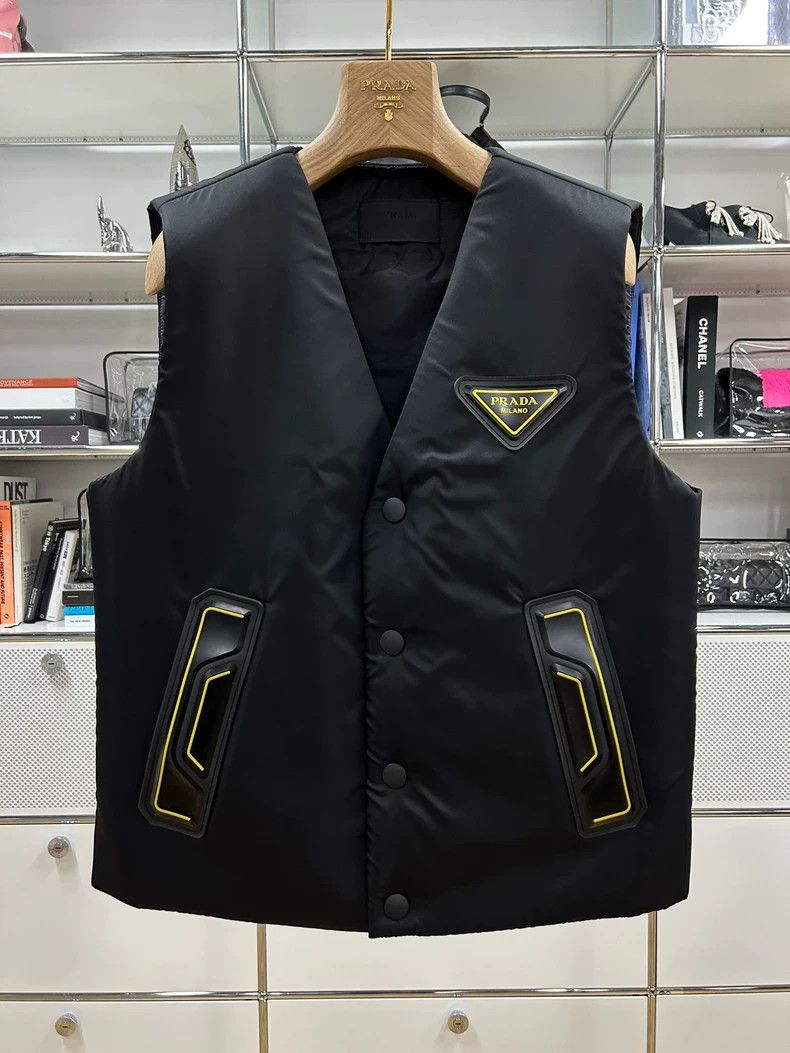 Prada Prada Black cotton vest vest 2501-Nextarrow Size US M / EU 48-50 / 2 - 1 Thumbnail