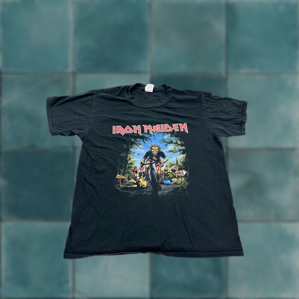 Gildan Iron Maiden Beast Tour T-Shirt Mens Small Black Graphic Print Short Sleeve Size US S / EU 44-46 / 1 - 1 Thumbnail