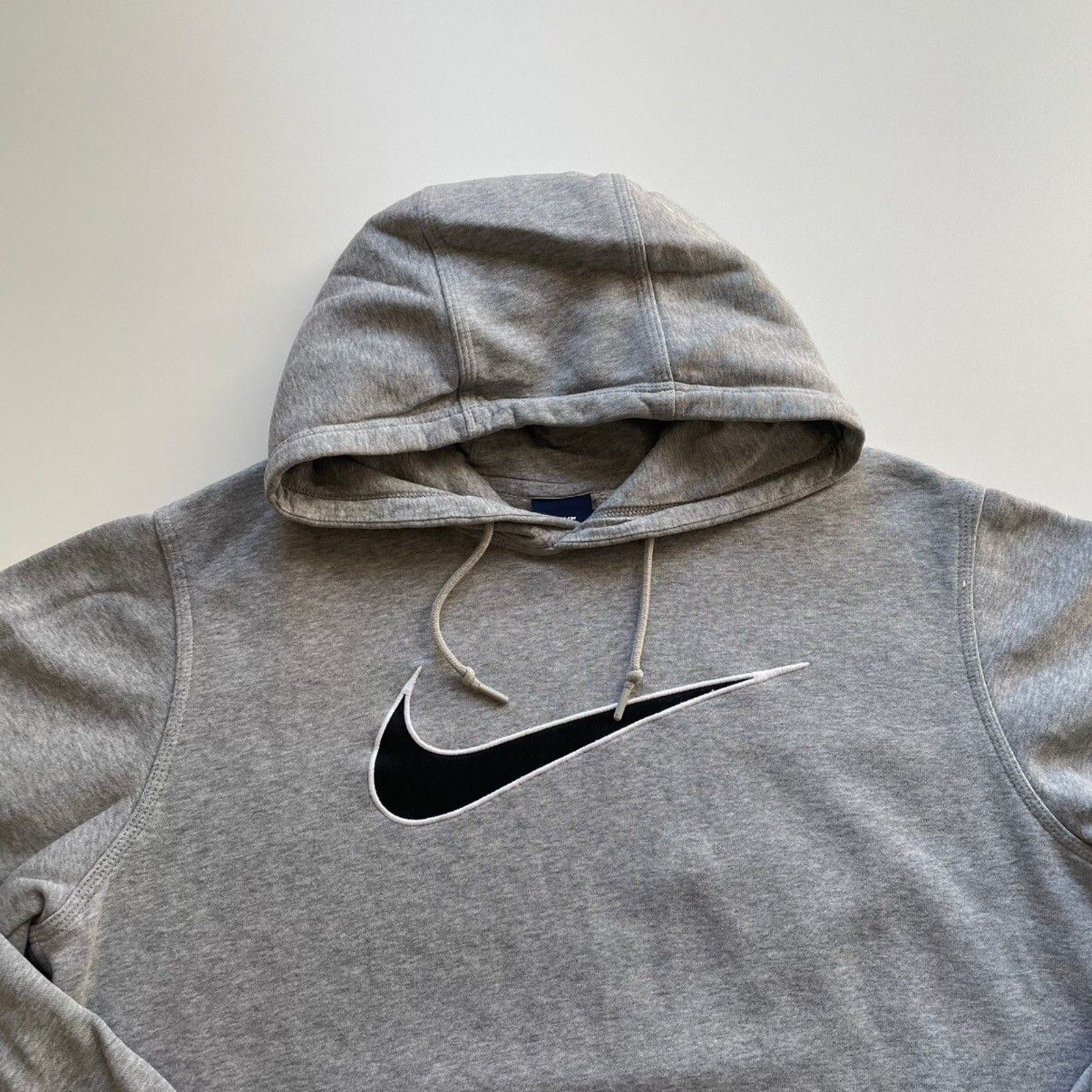 Nike Vintage Y2K Nike Swoosh Hoodie Sweatshirt Sz Large Gray Rare Size US L / EU 52-54 / 3 - 2 Thumbnail