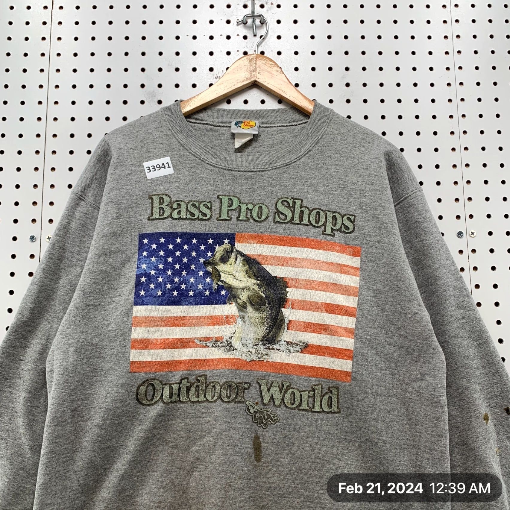 Bass Pro Shops VINTAGE Bass Pro Shop Fishing Crewneck Mens M Gray Flag USA Distressed Size US M / EU 48-50 / 2 - 2 Thumbnail