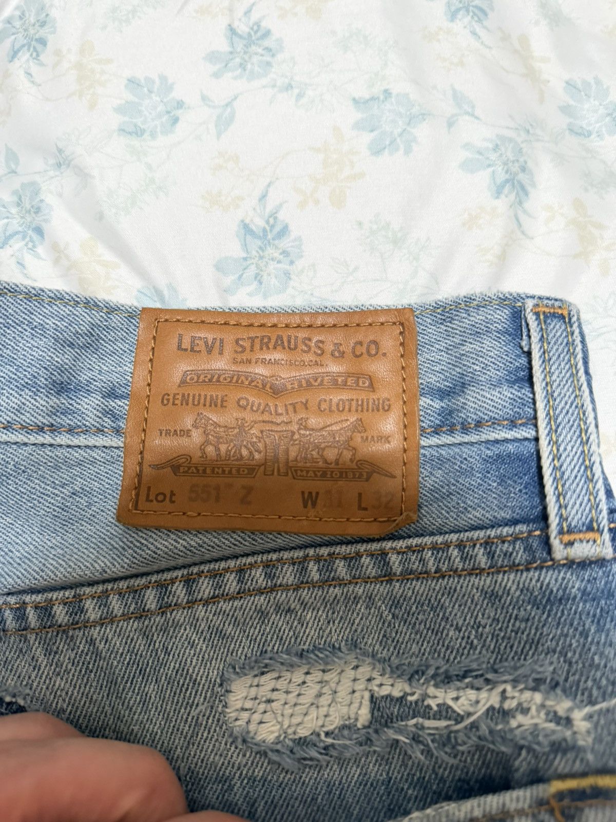 Levi's Levis 551 Ripped Boro Jeans Size US 31 - 9 Thumbnail