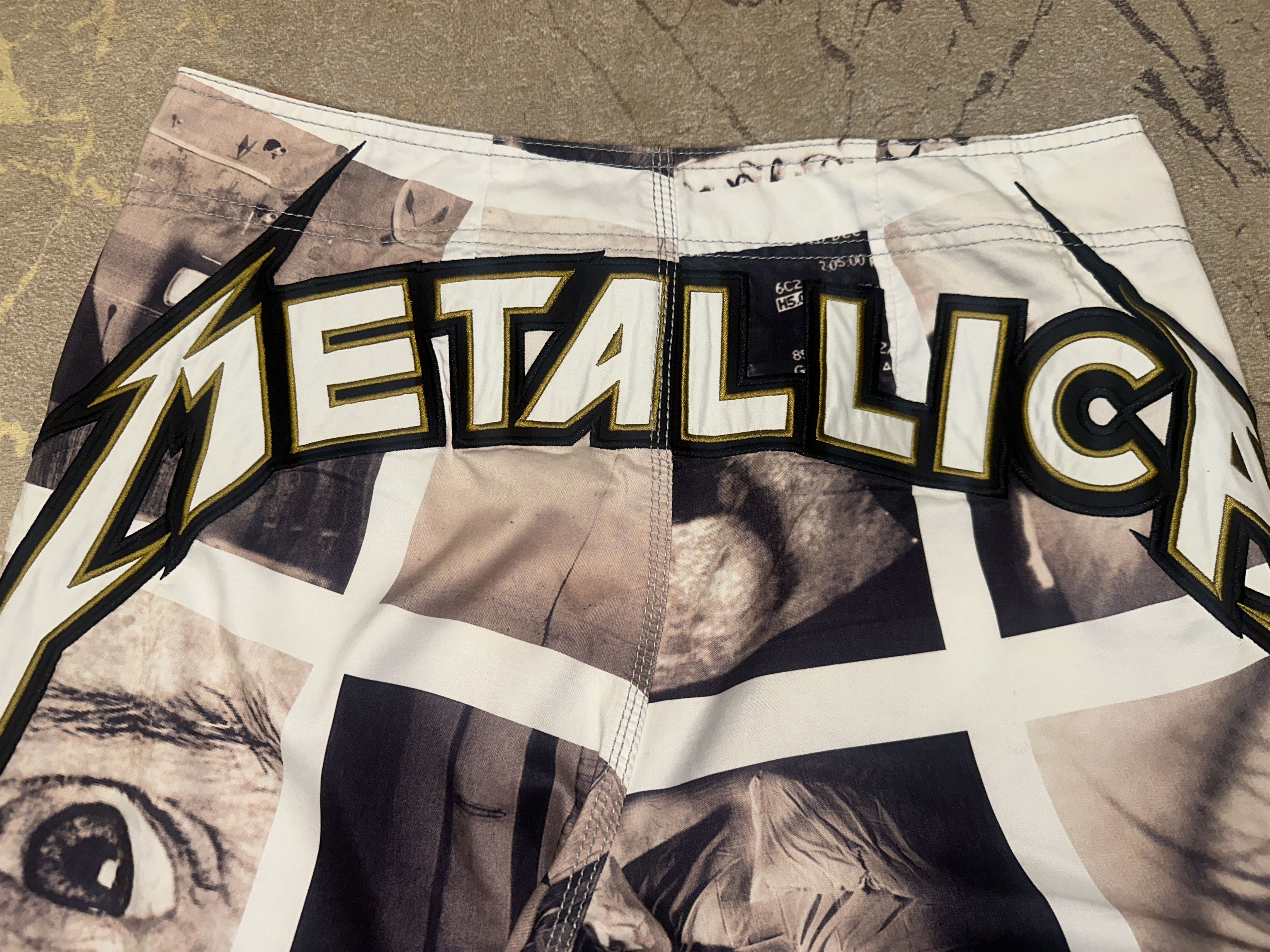 Billabong Limited Edition Billabong Metallica Board Shorts Size 33 Size US 33 - 4 Thumbnail