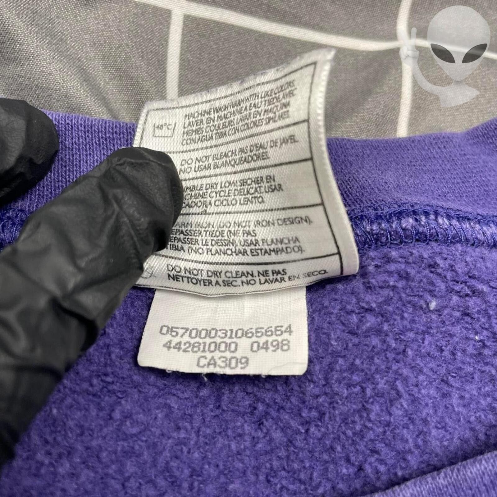 Nike Vintage Nike Mini Swoosh Crewneck Sweatshirt Purple M USA Size US M / EU 48-50 / 2 - 7 Thumbnail