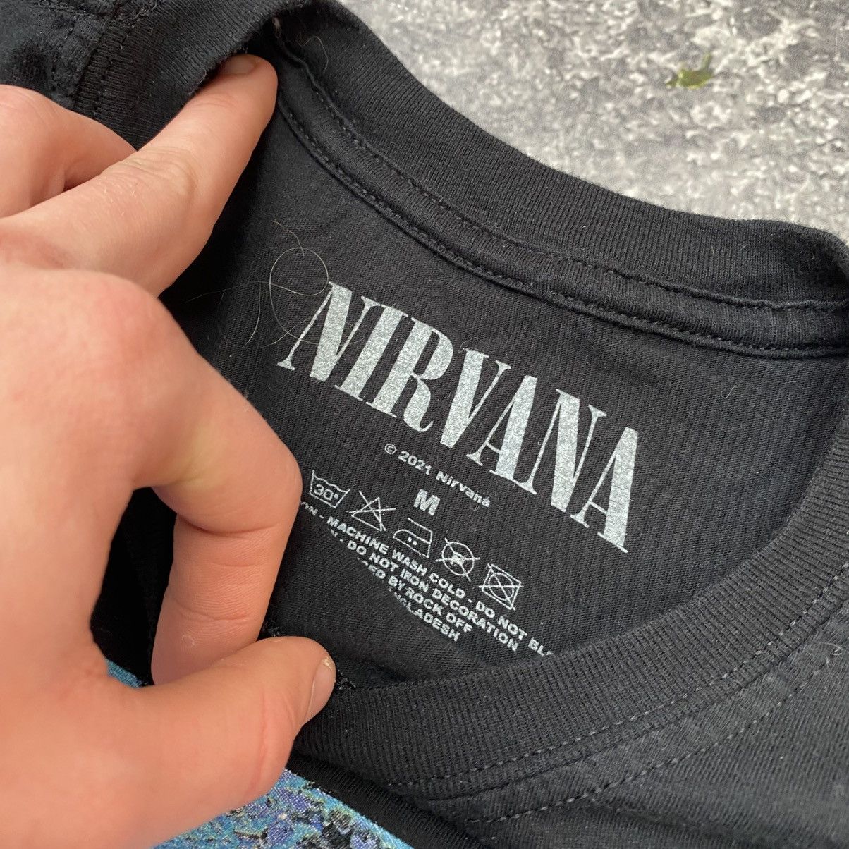 Band Tees Vintage Nirvana Nevermind Big logo rock band tee Size US M / EU 48-50 / 2 - 5 Thumbnail