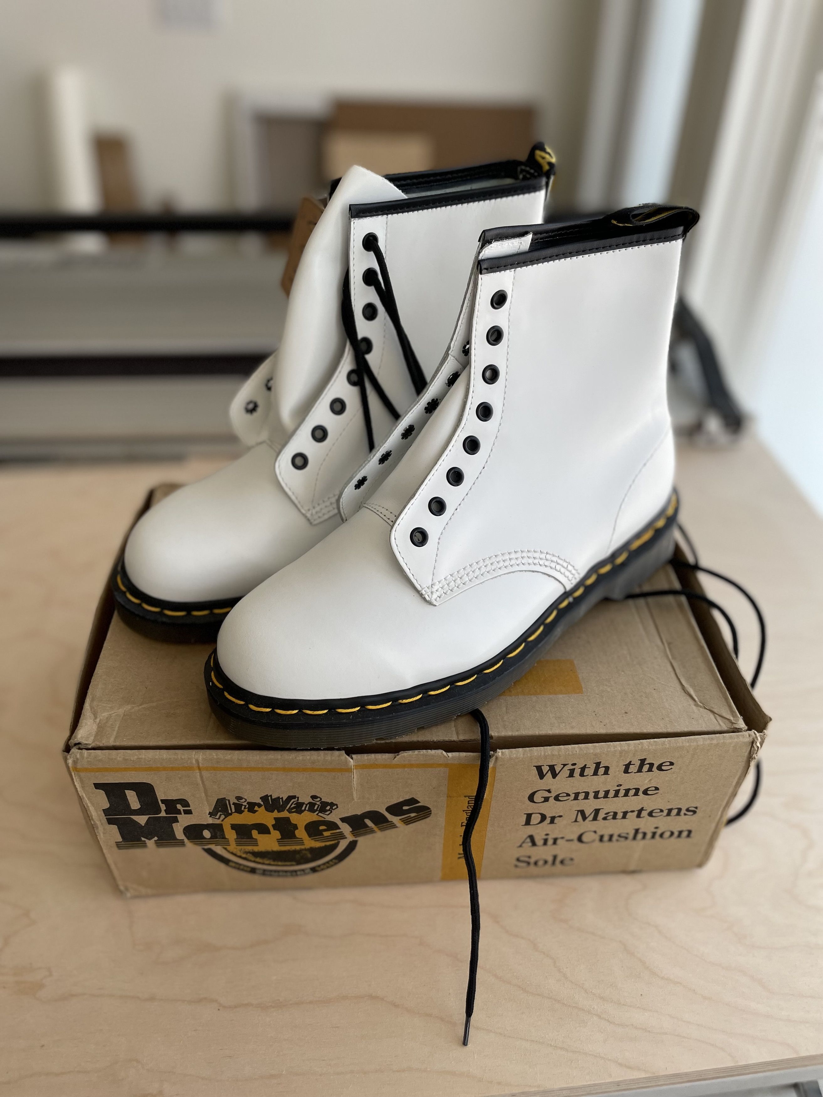 Dr. Martens Dr. Martens boots Size US 11 / EU 44 - 1 Thumbnail