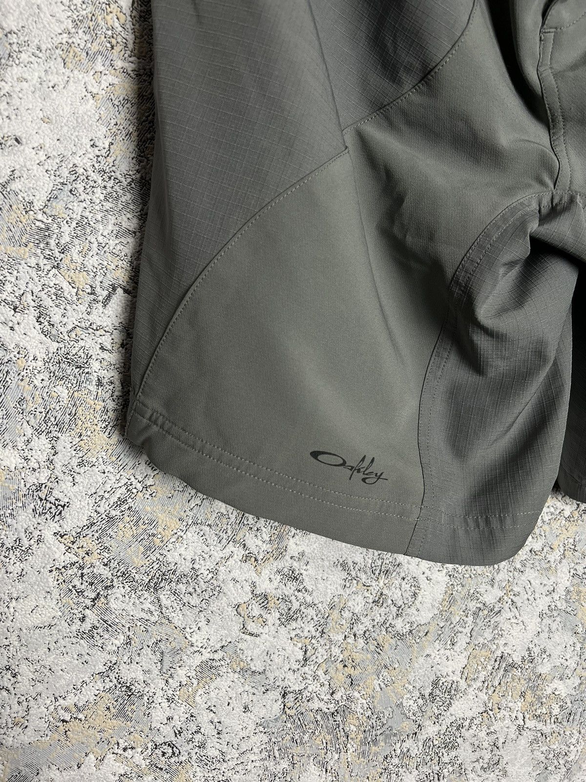 Vintage Rare Vintage 2000s Oakley Gray Shorts MTB Pockets Size L Y2K Size US 36 / EU 52 - 2 Thumbnail