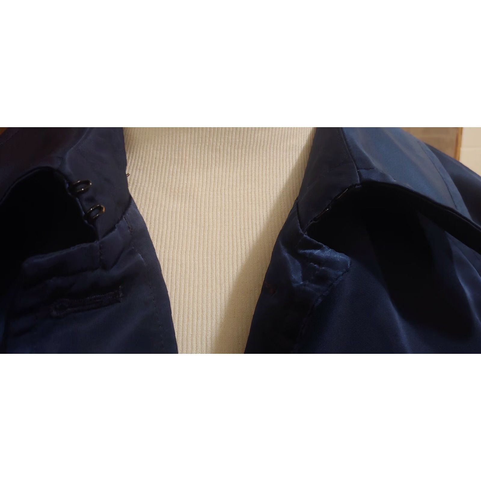 Ralph Lauren VINTAGE Ralph Lauren Coat Jacket Belted Blue Satin Acetate Small Belted Jacket Womens Satin Look 90s Old Money Size S / US 4 / IT 40 - 6 Thumbnail