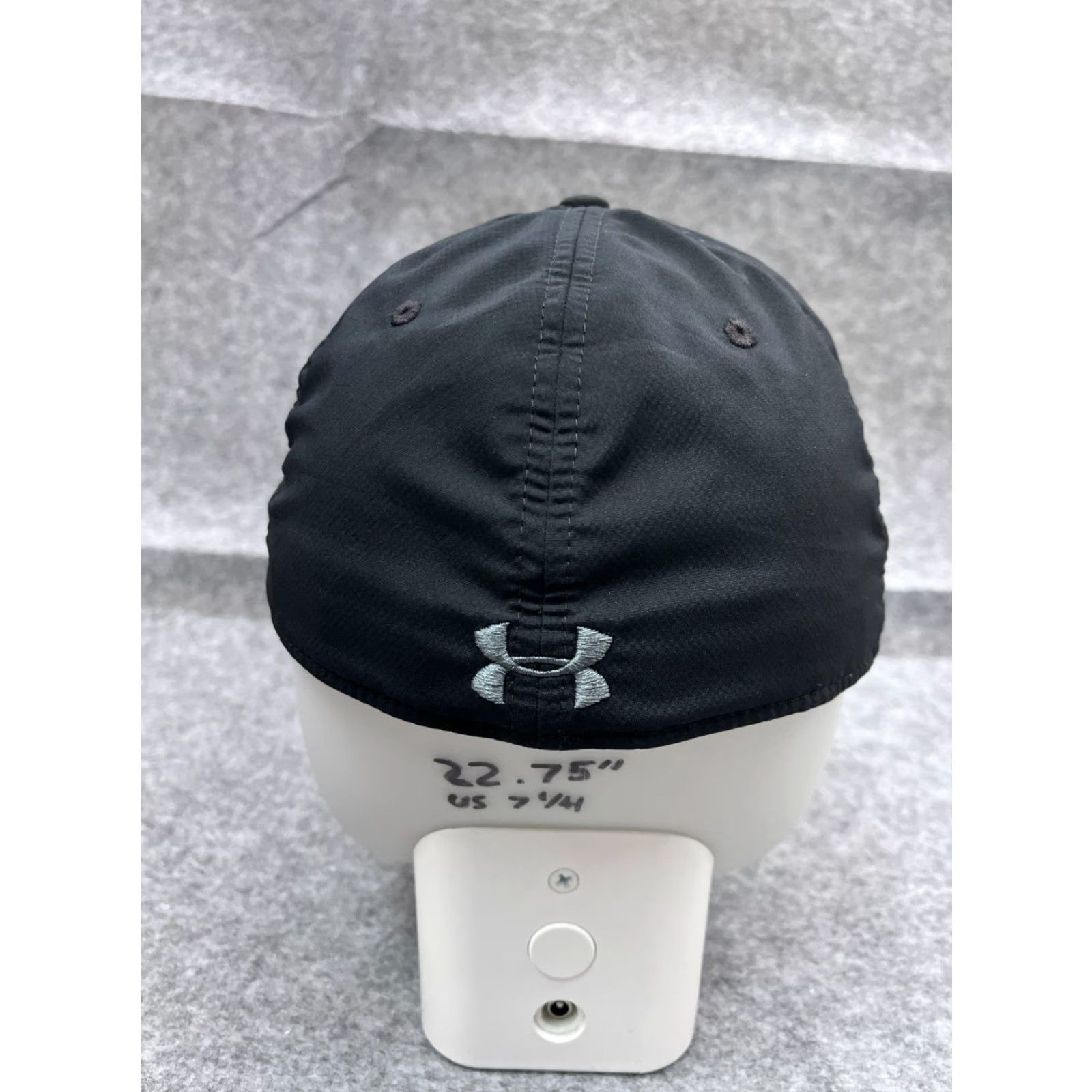 Under Armour Under Armour Hat Cap Fitted Adult XL Black 100% Polyester Classic Fit Hat/Cap Mens Adult XL Black 100% Polyester Baseball Cap Under Armour Size ONE SIZE - 6 Thumbnail
