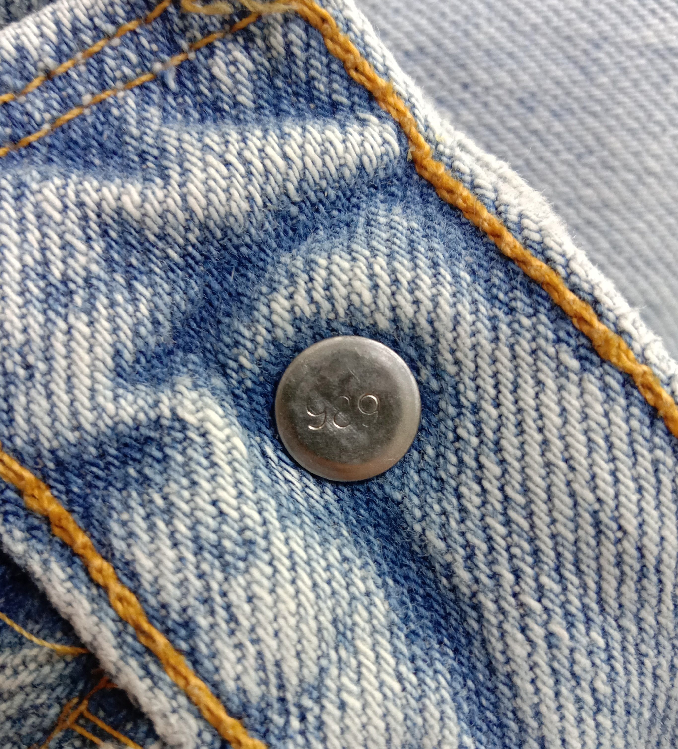 Levi's Vintage Levi's 550 Jeans Light Wash Relaxed Fit Denim Size US 39 - 10 Thumbnail