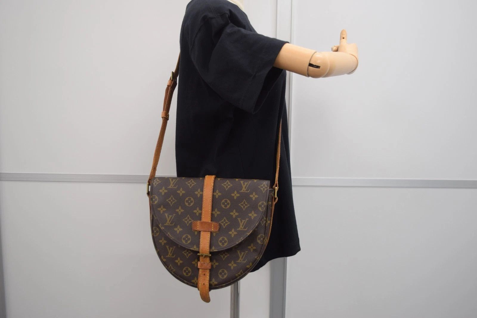Louis Vuitton Auth Louis Vuitton Shanti GM Crossbody Bag Monogram M40647 Size ONE SIZE - 3 Thumbnail