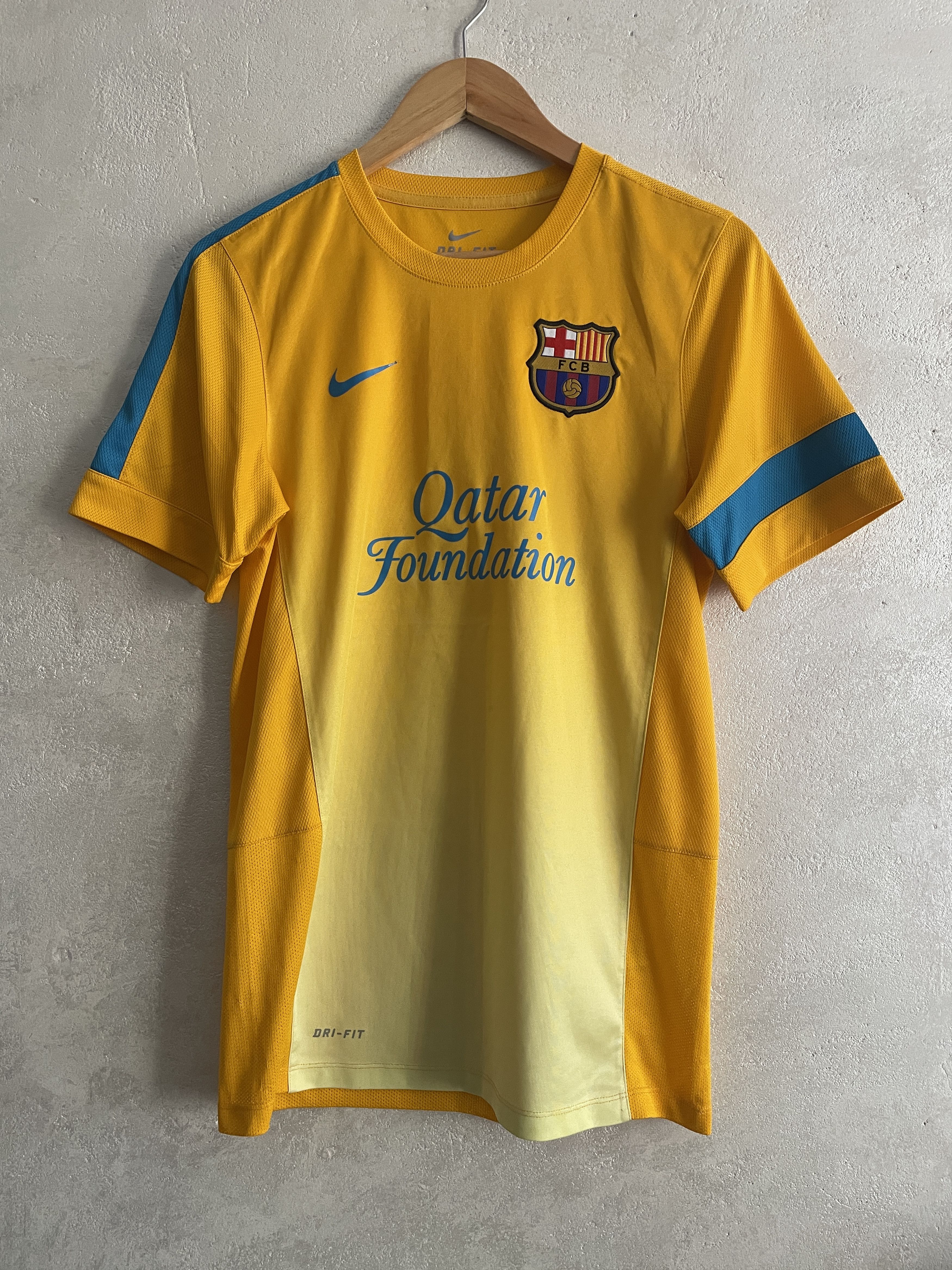 Nike Vintage Barcelona Barca Training Football Shirt Jersey Size US S / EU 44-46 / 1 - 1 Thumbnail