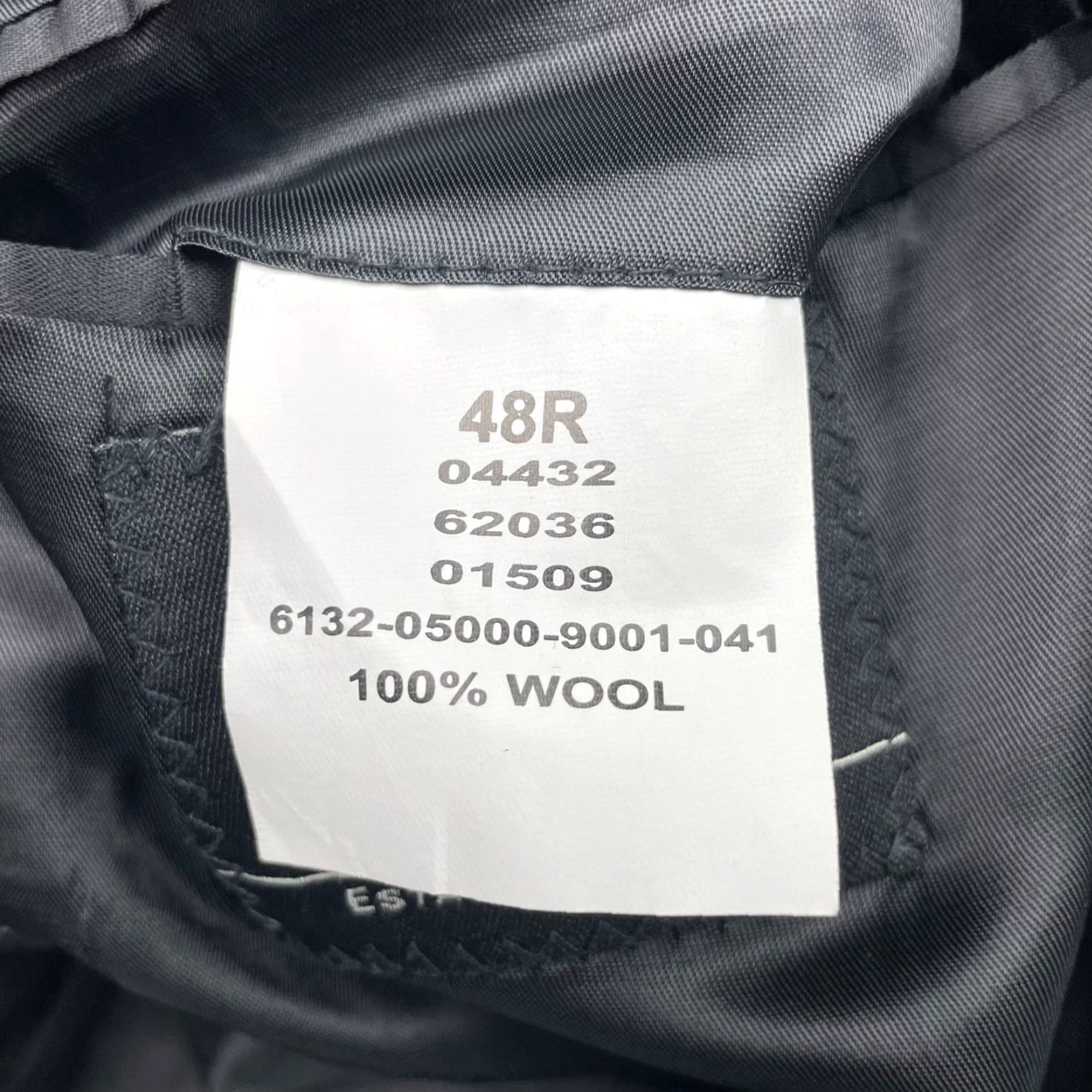 Jos. A. Bank Jos A Bank Men’s Blazer Navy Blue Herringbone 100% Wool 2-Button 48R Jacket Coat Regular Mens Size 48R - 7 Thumbnail