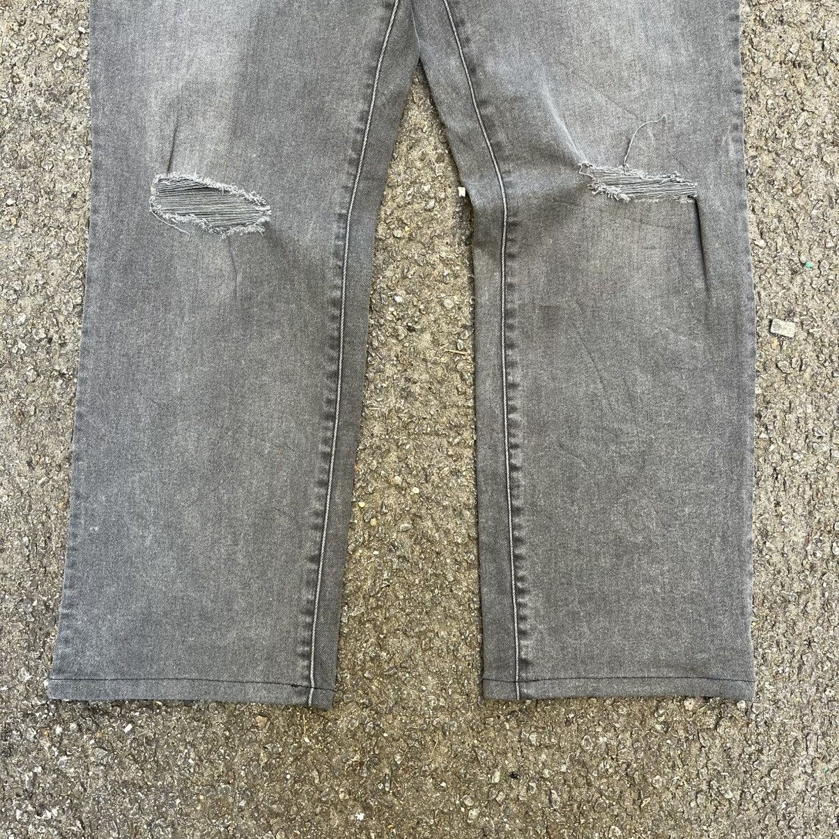 GU × Undercover Undercover × GU Damage Jeans Gray Pants Distressed Size US 32 / EU 48 - 2 Thumbnail