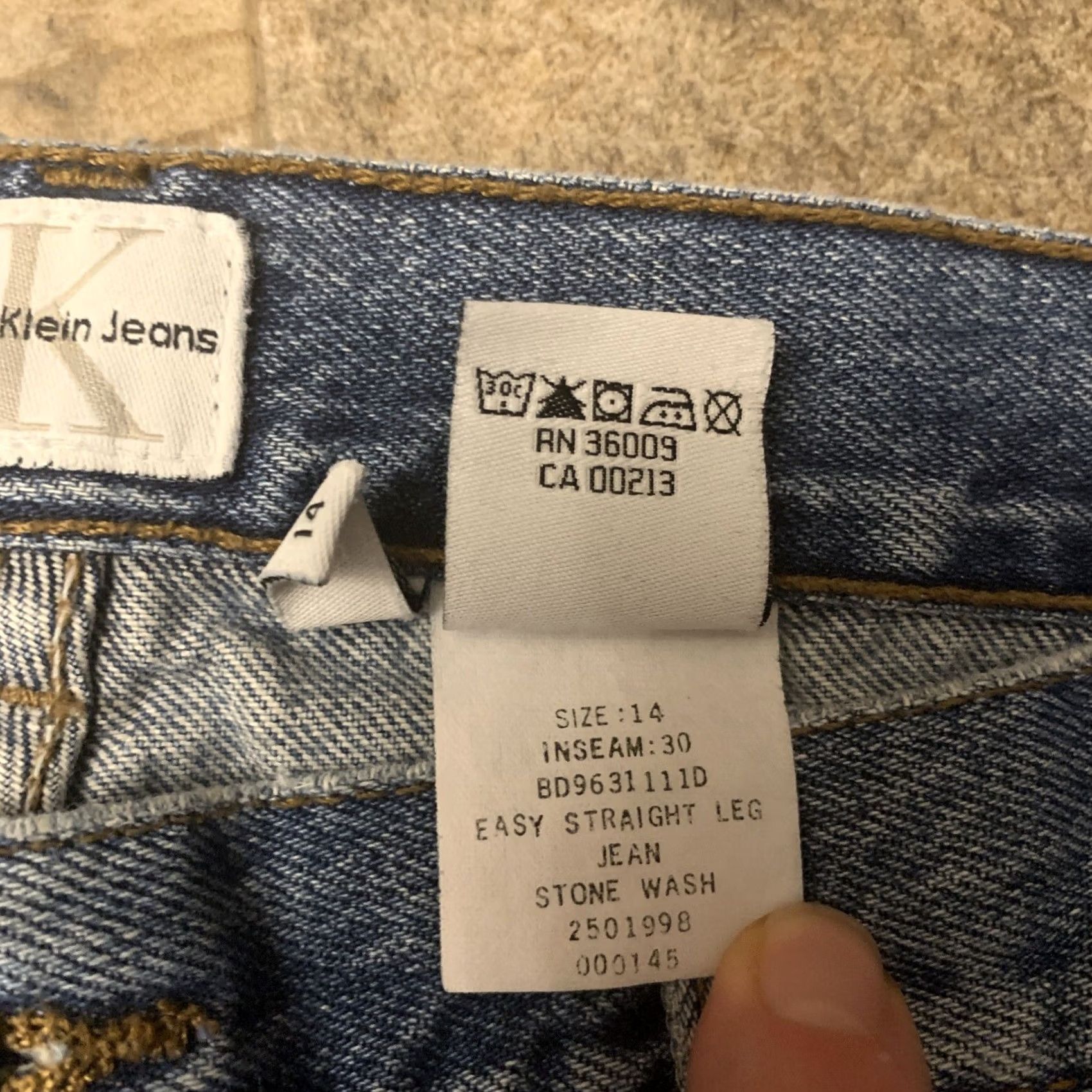 Calvin Klein VINTAGE Calvin Klein Jeans Size 14 High Rise Mom Blue Stone Wash 35x26.5 Women's Denim 80s 90s Retro Pockets Size 36" / US 14 / IT 50 - 4 Thumbnail