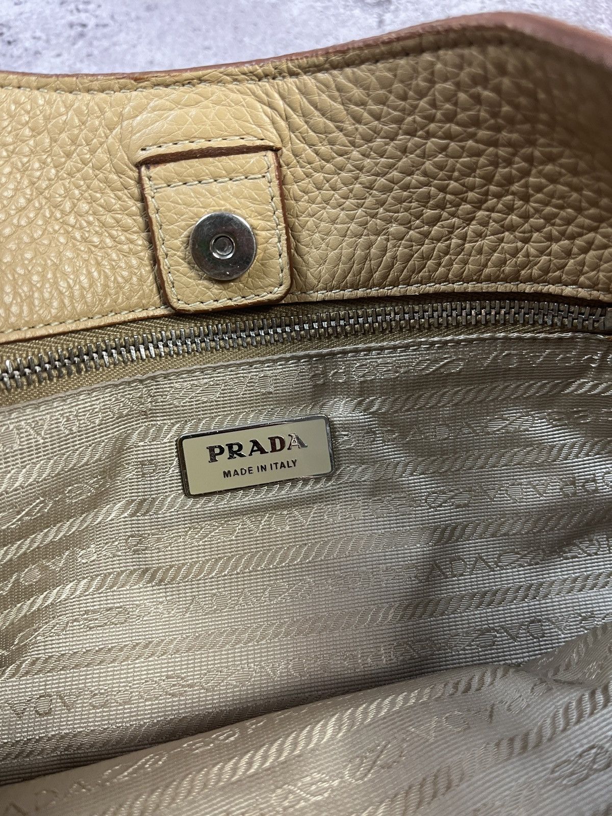 Prada 2000’s Prada Beige Vitello Daino Leather Hobo Shoulder Bag Size ONE SIZE - 5 Thumbnail