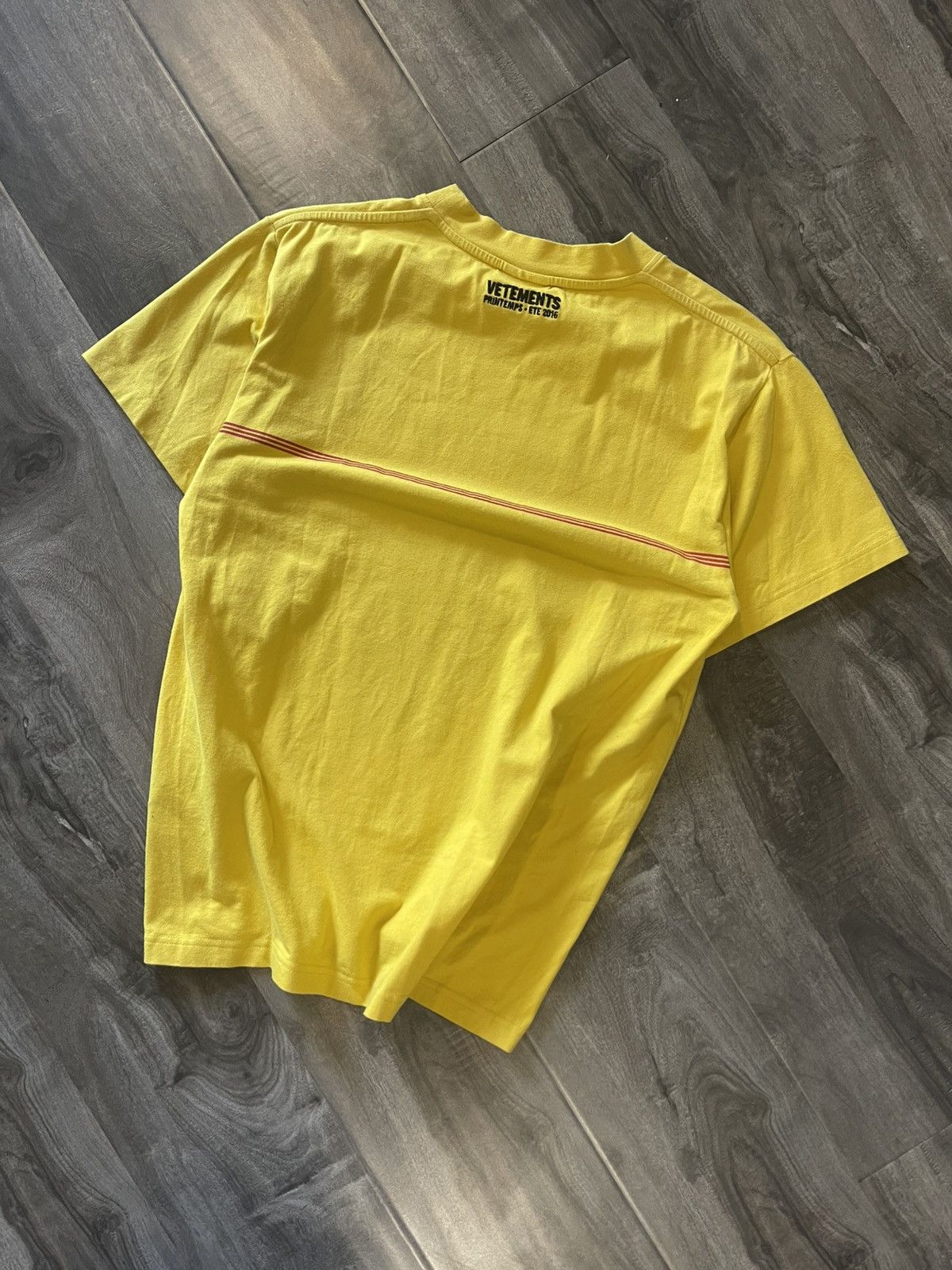 Vetements Vetements DHL Short Sleeve Runway Tshirt Size US M / EU 48-50 / 2 - 3 Thumbnail