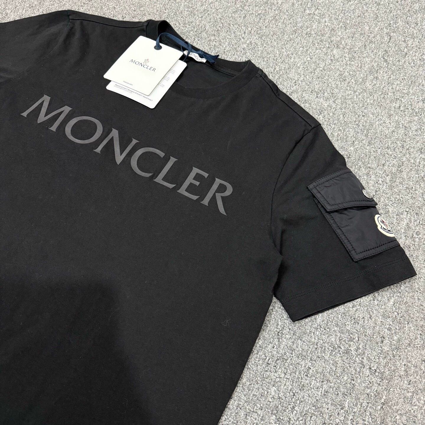 Moncler Moncler Black Logo Short-Sleeve T-Shirt L Size US L / EU 52-54 / 3 - 3 Thumbnail