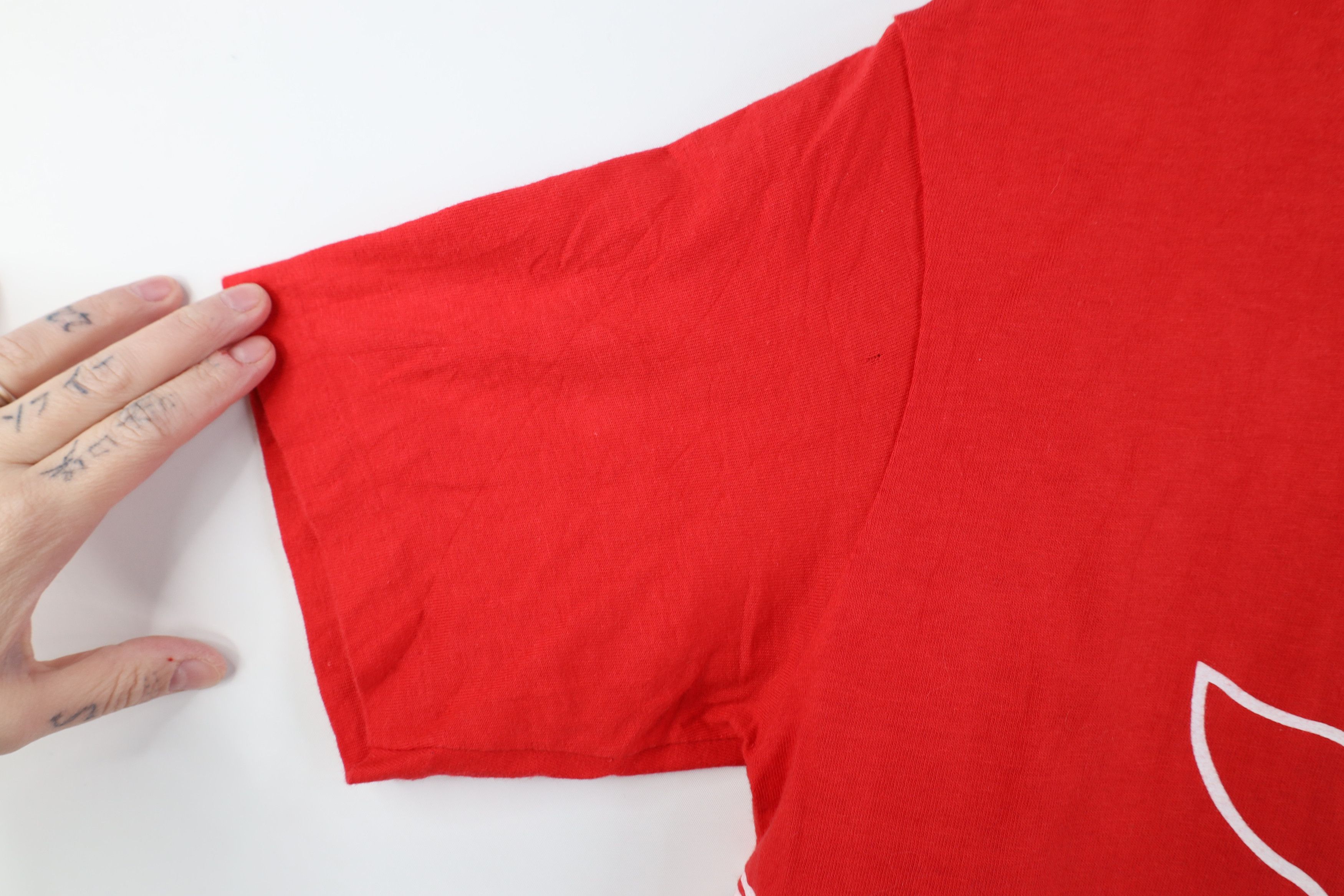 Vintage Vintage 70s Streetwear Maui Hawaii Whale T-Shirt Red USA Size M / US 6-8 / IT 42-44 - 8 Thumbnail