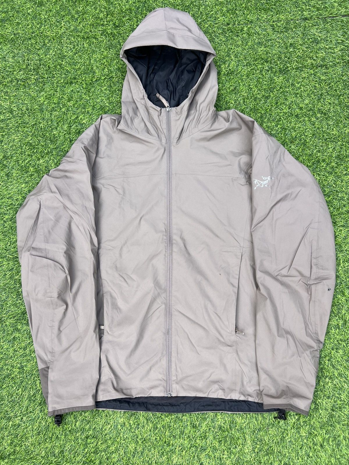 Arc'teryx Arc'teryx Solano Hoody-GORE-TEX INFINIUM–Moonshadow/Dracaena Size US M / EU 48-50 / 2 - 1 Thumbnail