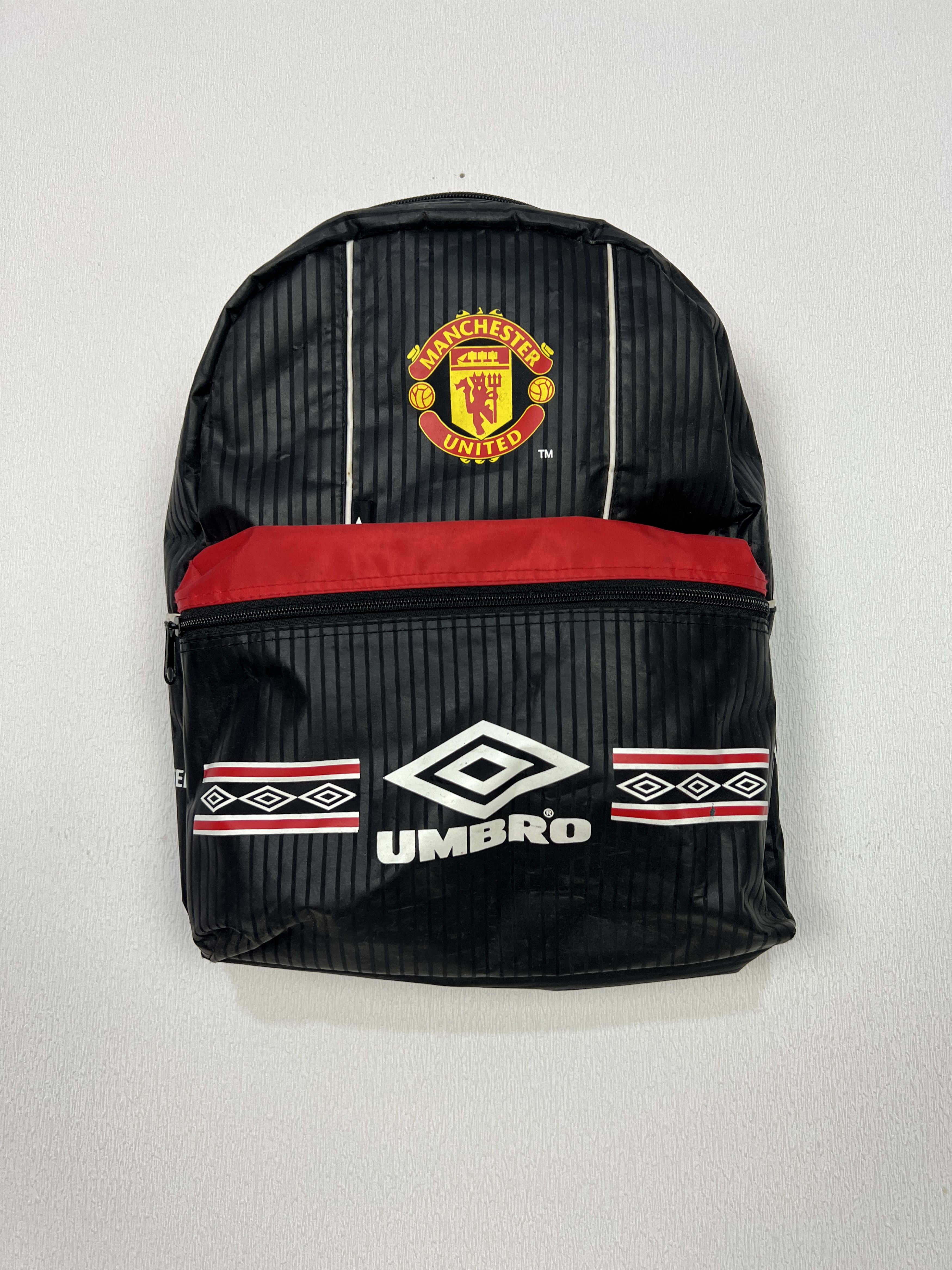 Umbro Vintage 90's Umbro Manchester United Backpack Rucksack Size ONE SIZE - 1 Thumbnail