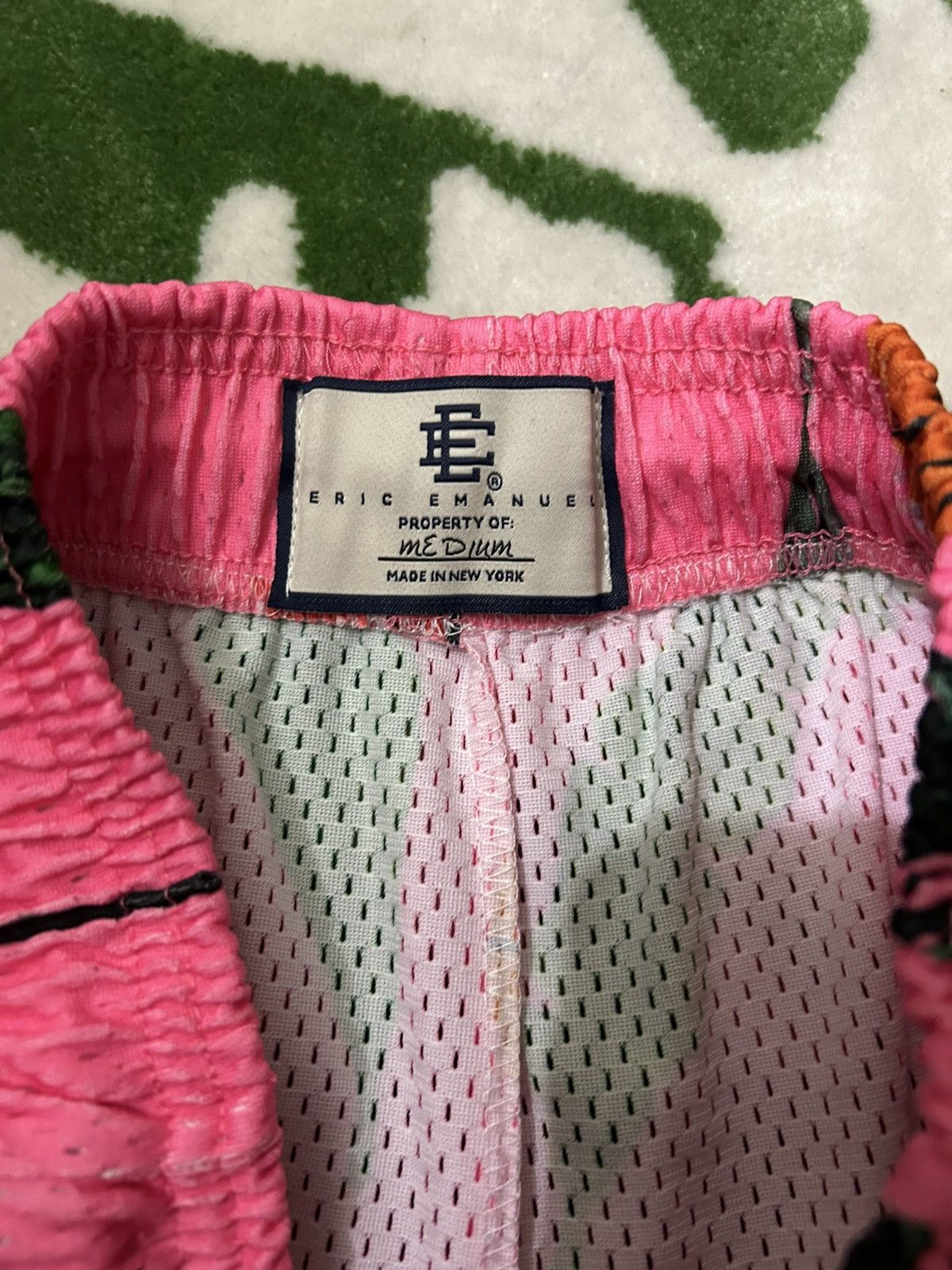 Eric Emanuel Eric Emanuel Miami exclusive flamingo shorts Size M Size US 30 / EU 46 - 5 Thumbnail