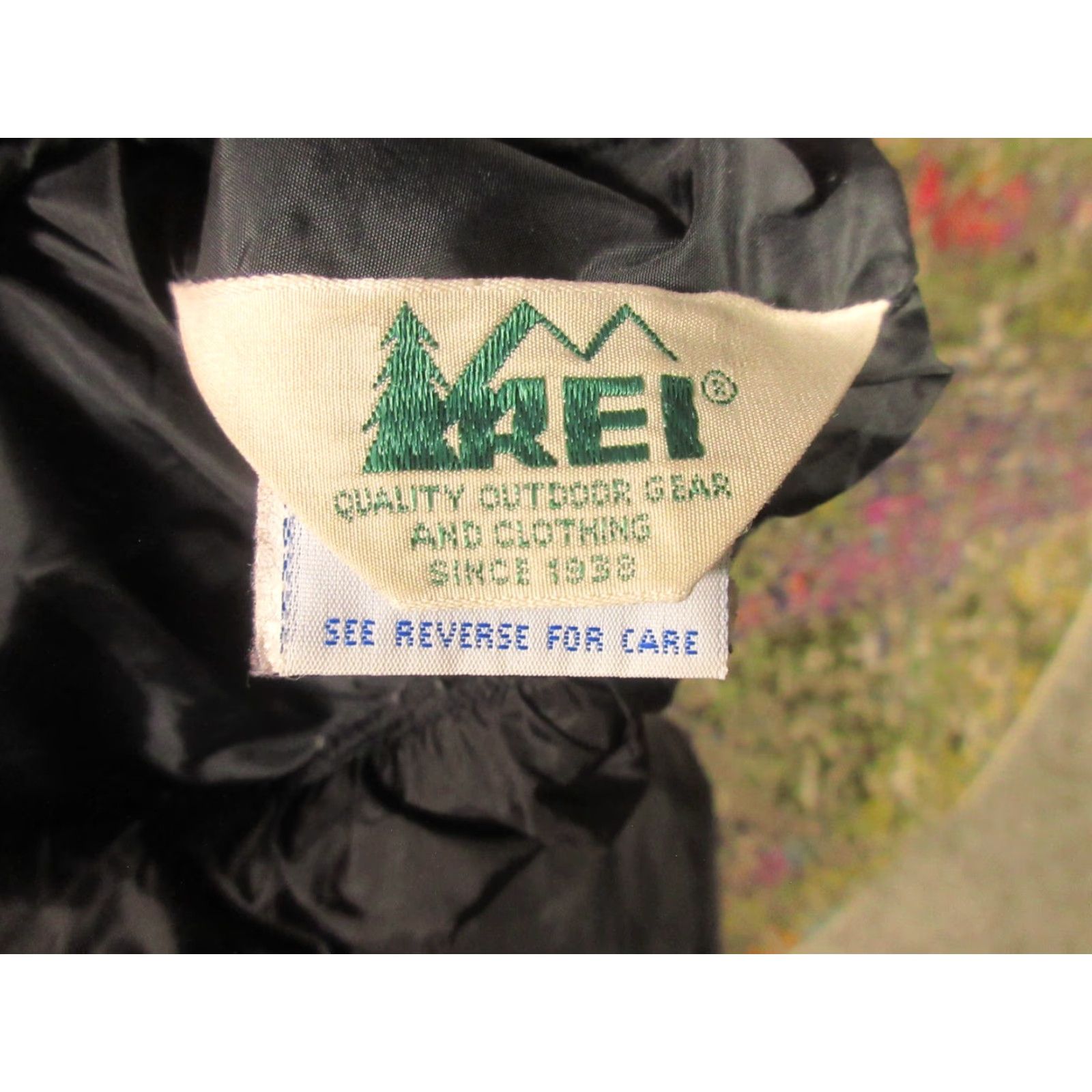 Vintage VTG REI Gor Tex Rain Pants Mens L Black Lightweight Packable Zip Ankles USA Size US 33 - 2 Thumbnail