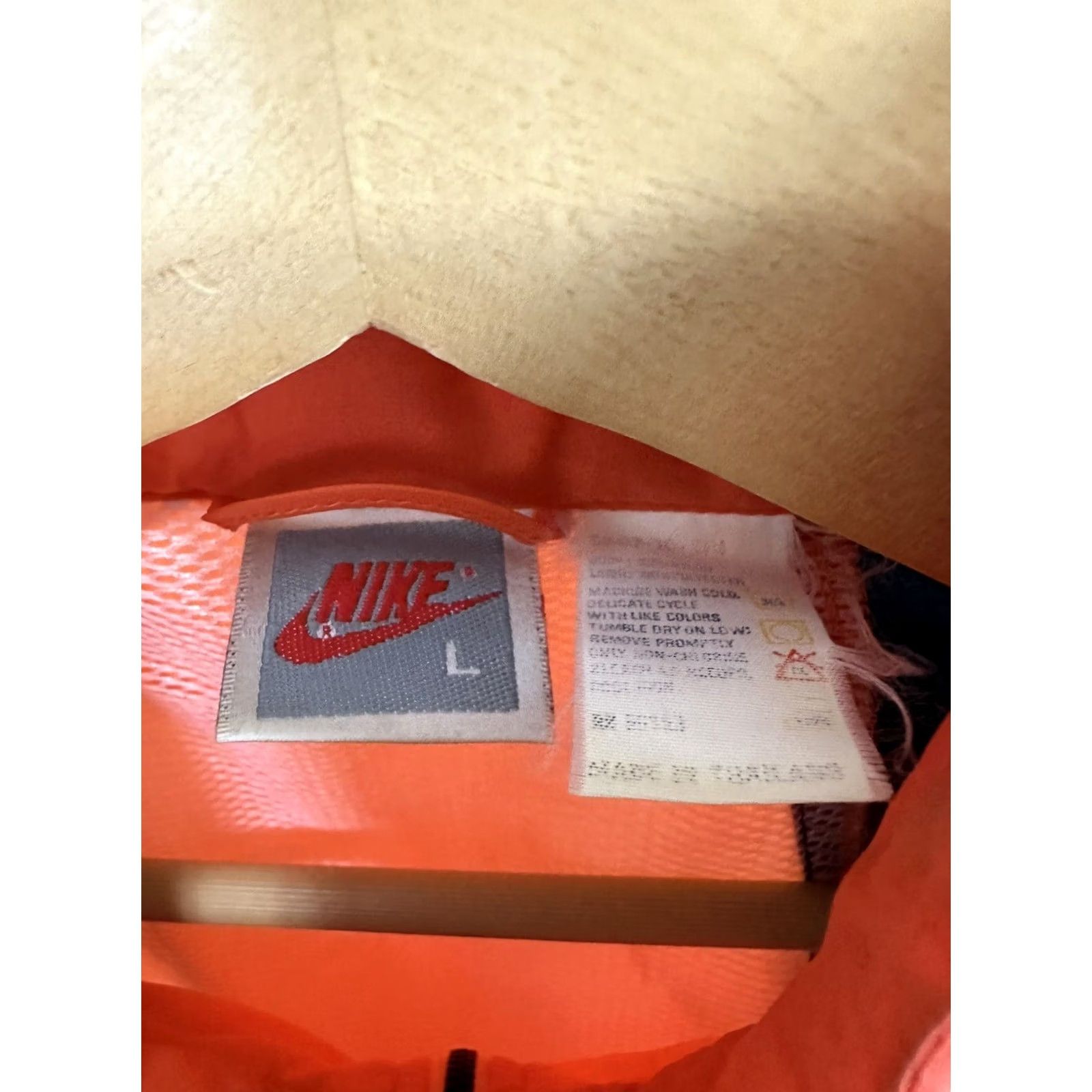 Nike VTG Nike Spellout Swoosh Bold Orange Full Zip Windbreaker Hooded Jacket L Mens Size US L / EU 52-54 / 3 - 3 Thumbnail