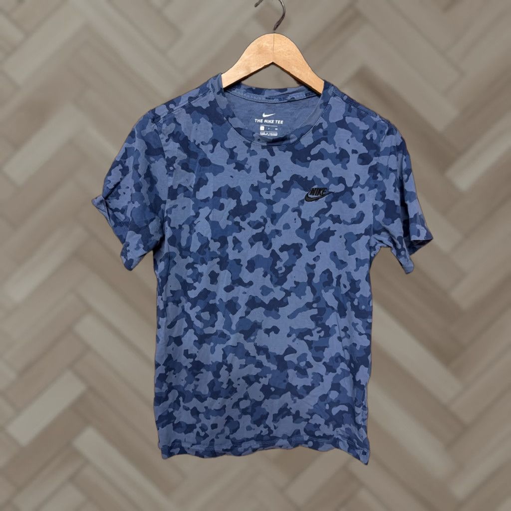 Nike Nike Shirt Mens Small Blue Camo Short Sleeve Crewneck DA0469-383 Size US S / EU 44-46 / 1 - 1 Thumbnail