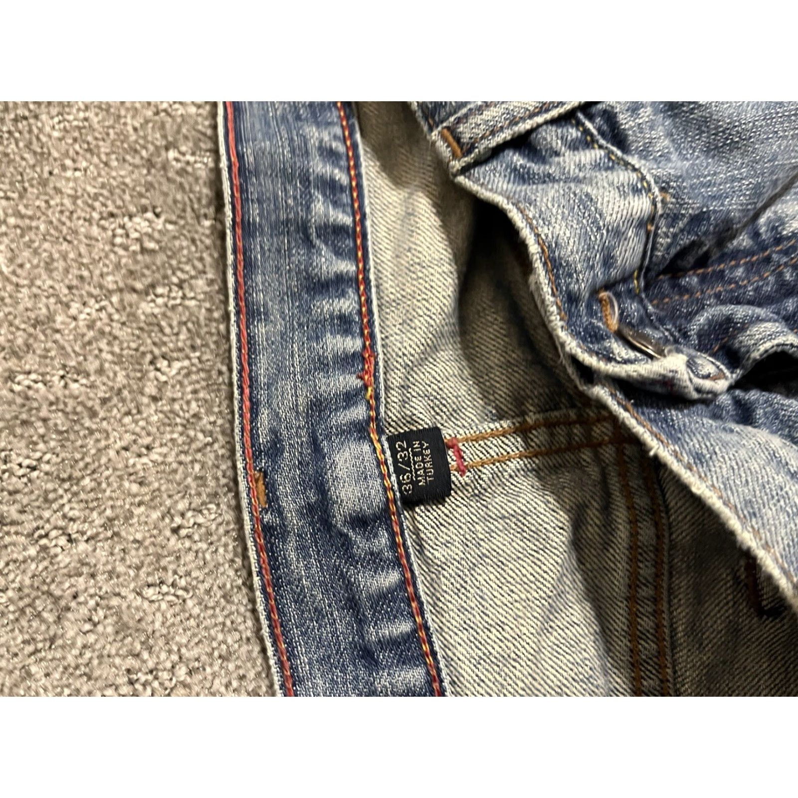 Banana Republic Banana Republic Jeans Mens 36x32 Denim Regular Straight City Preppy USA Cotton Blend Stretch Waist 35in Gray Vintage No 90s? Size US 36 / EU 52 - 6 Thumbnail