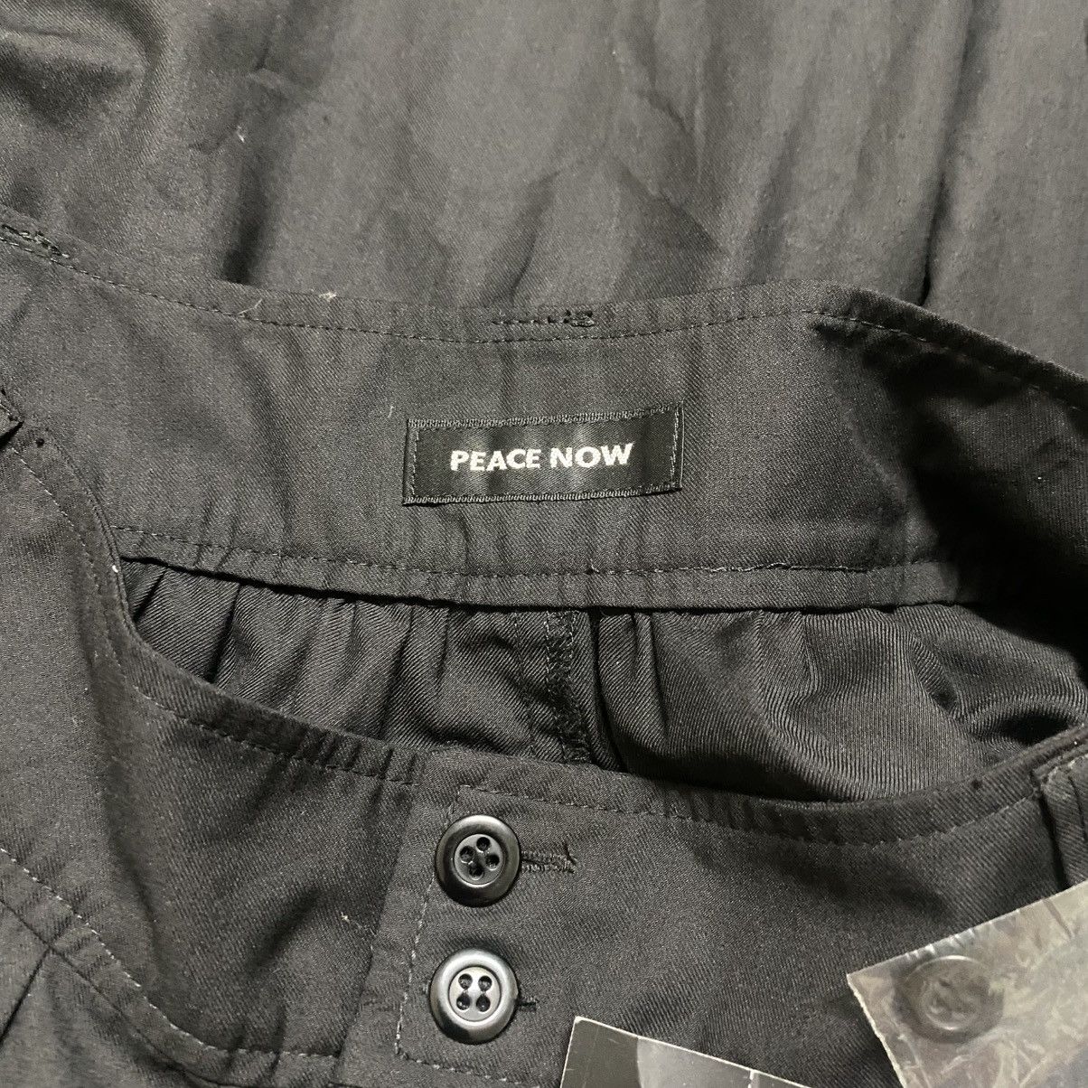 Le Grande Bleu (L.G.B.) PEACE NOW Nylon Parachute Cargo Pants Short Size 26" / US 2 / IT 38 - 13 Thumbnail