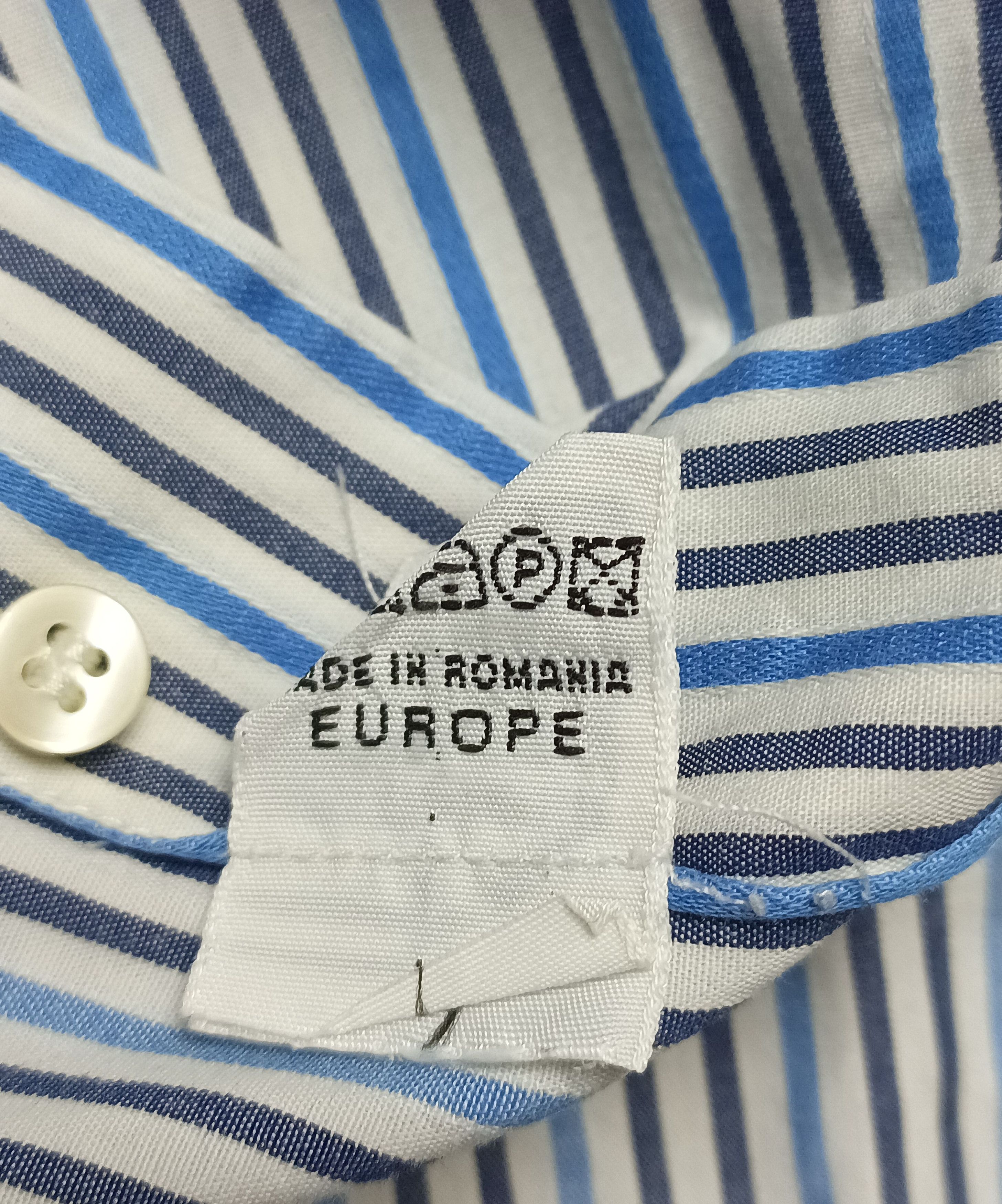 Valentino Valentino Interfit Striped Button Down Shirt Size 15.5 /39 Size US M / EU 48-50 / 2 - 8 Thumbnail